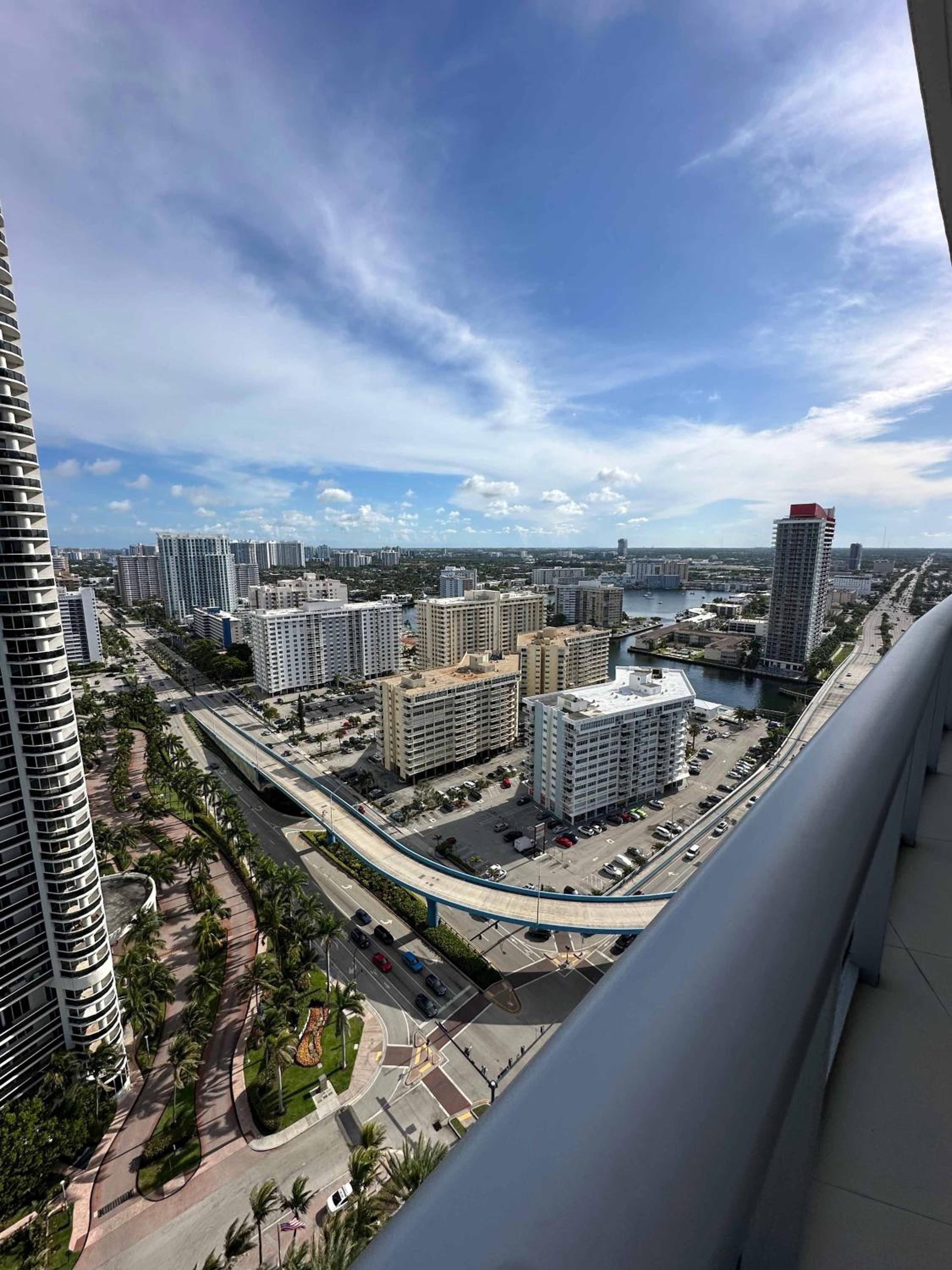 Cosy 1 Bedroom Breathtaking Ocean Views at LYFE Resort