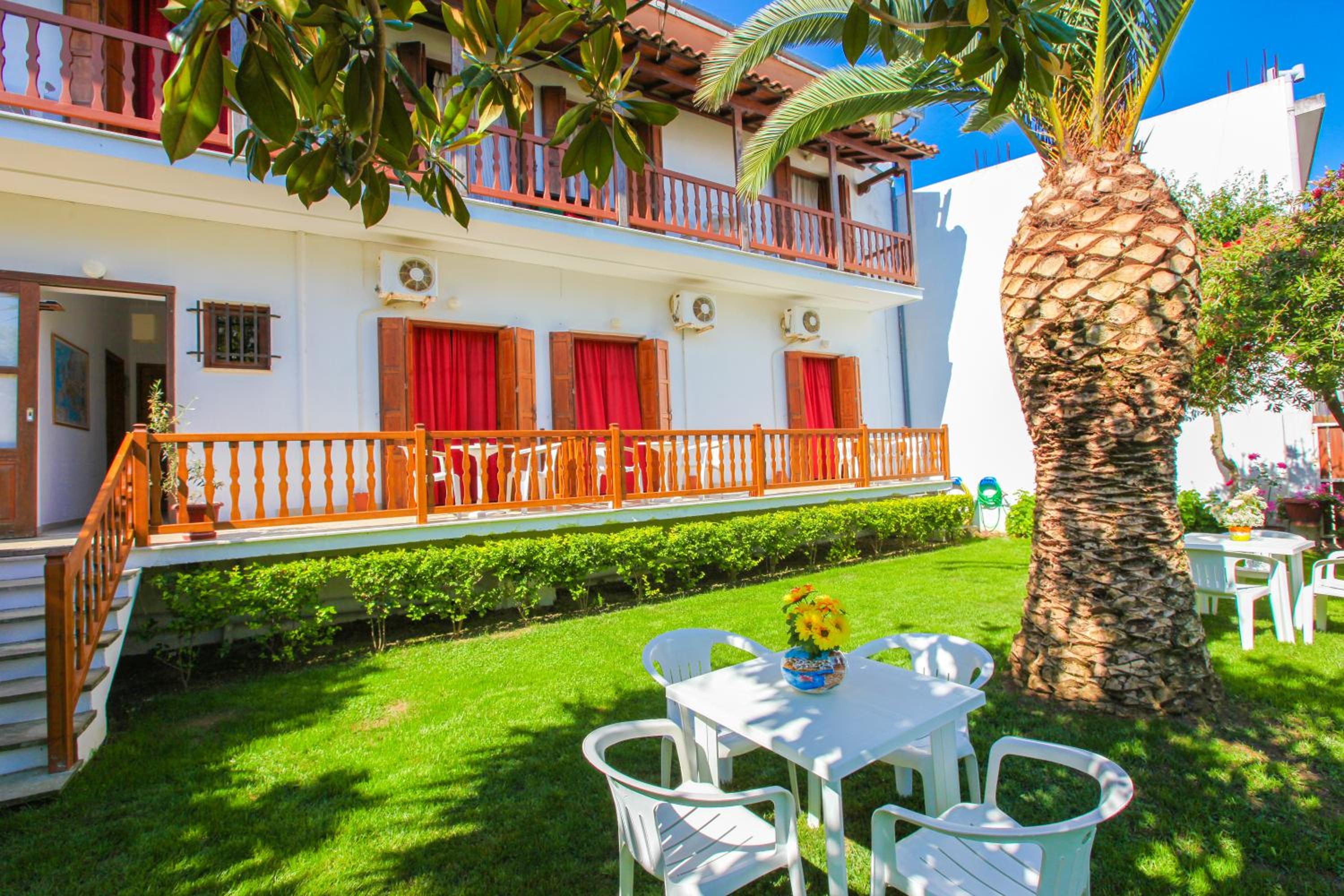 Hotel Skiathos House - Image 1