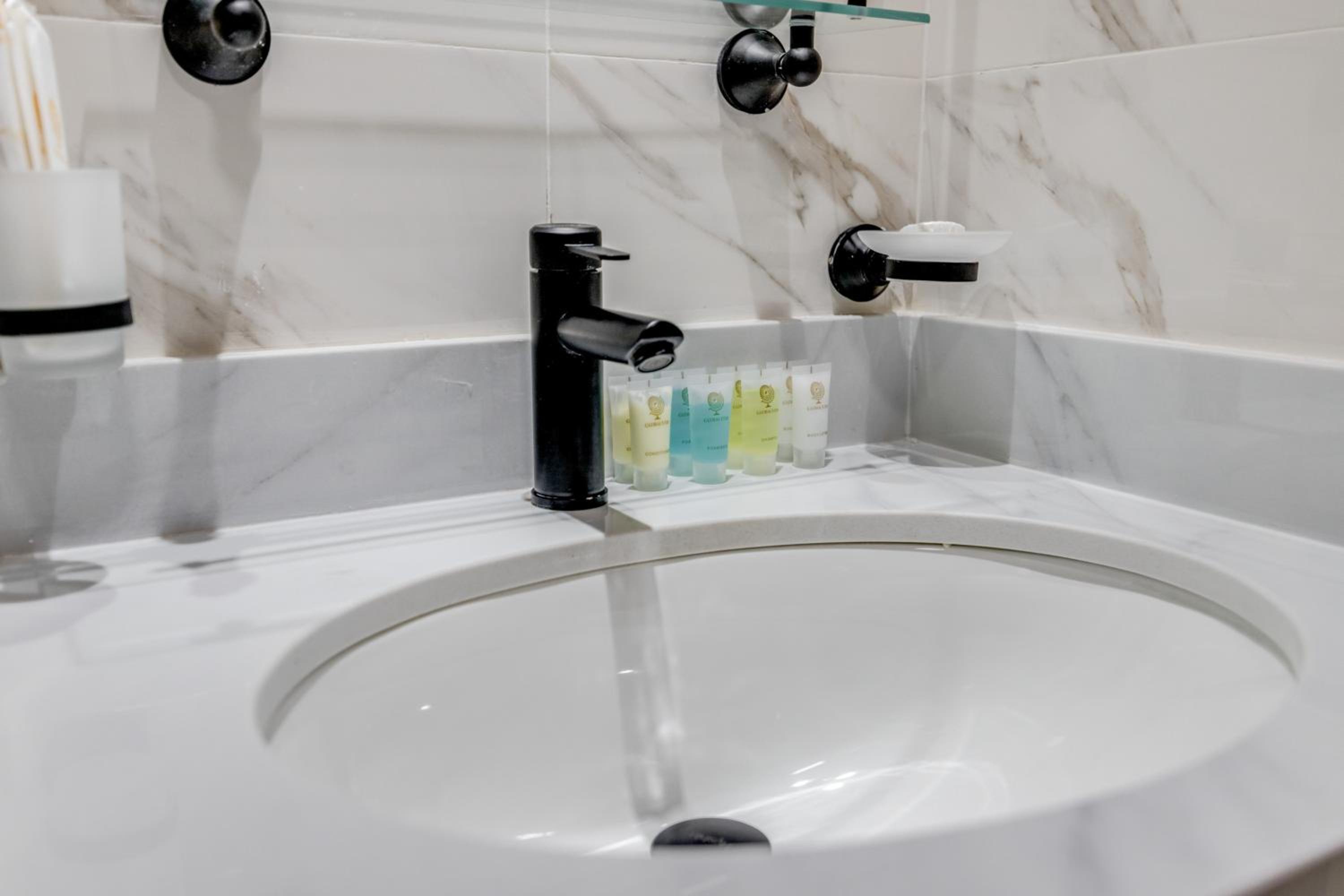 GLOBALSTAY Stylish Apt - Pool, Gym, Free Parking - Elysee 3