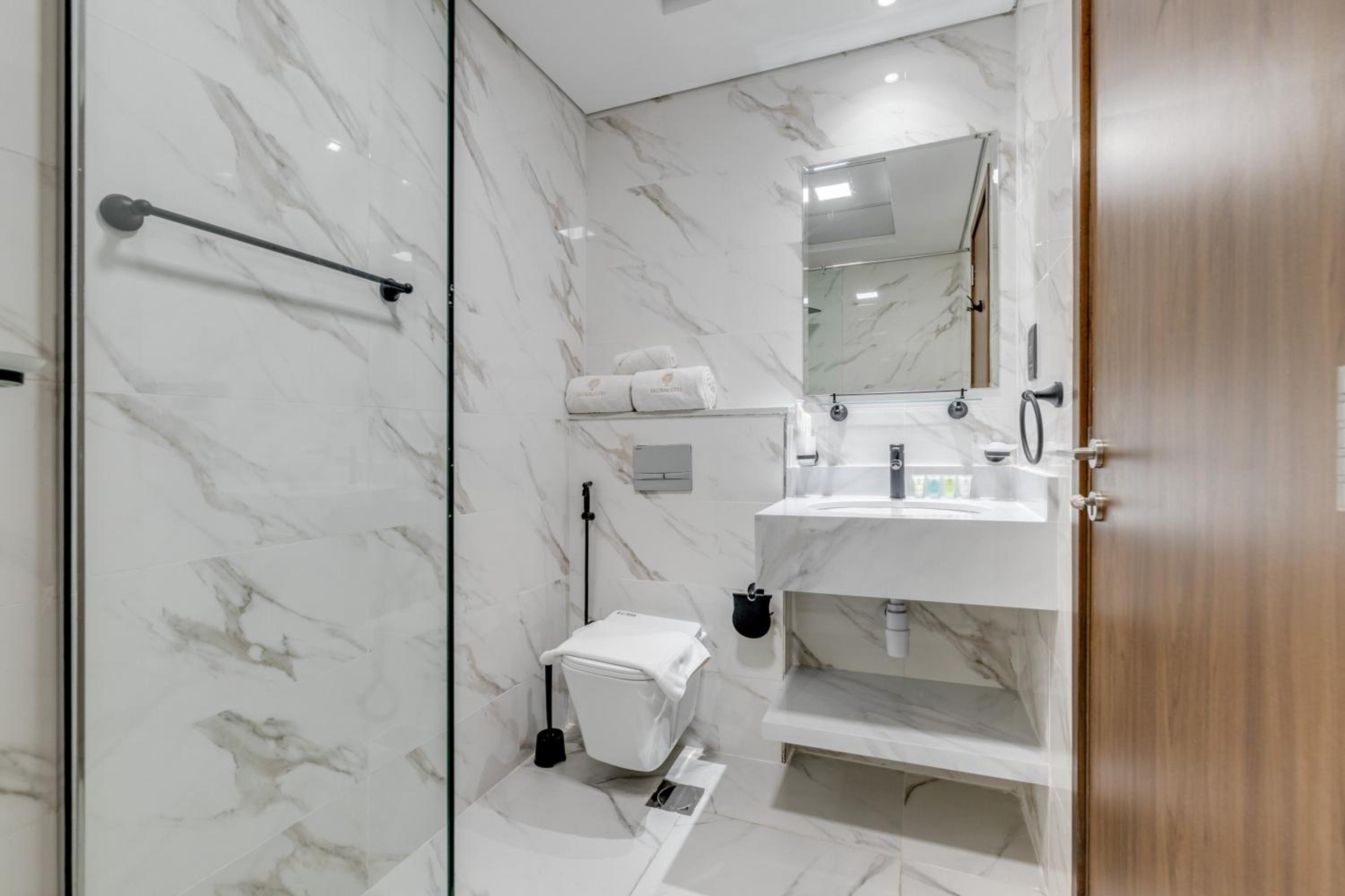GLOBALSTAY Stylish Apt - Pool, Gym, Free Parking - Elysee 3