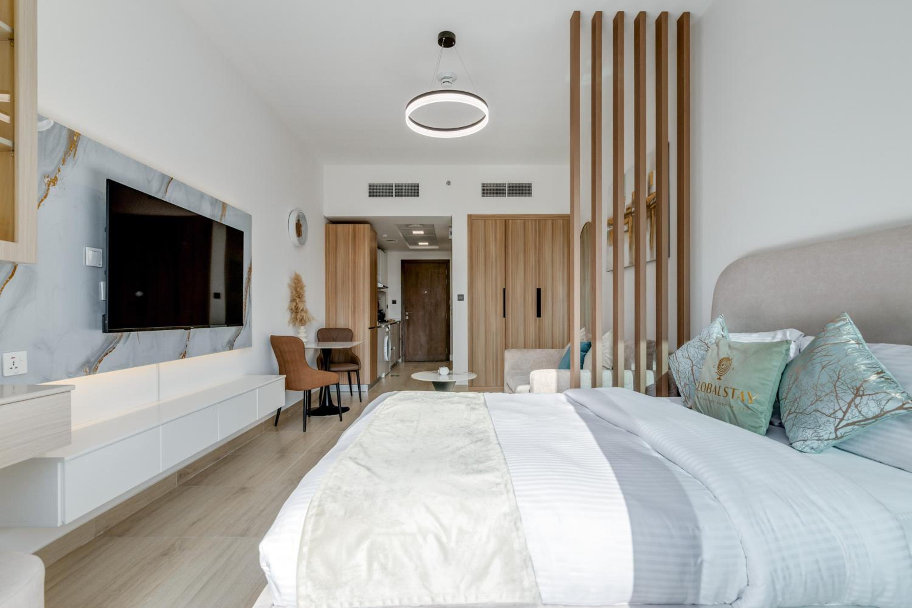 GLOBALSTAY Stylish Apt - Pool, Gym, Free Parking - Elysee 3