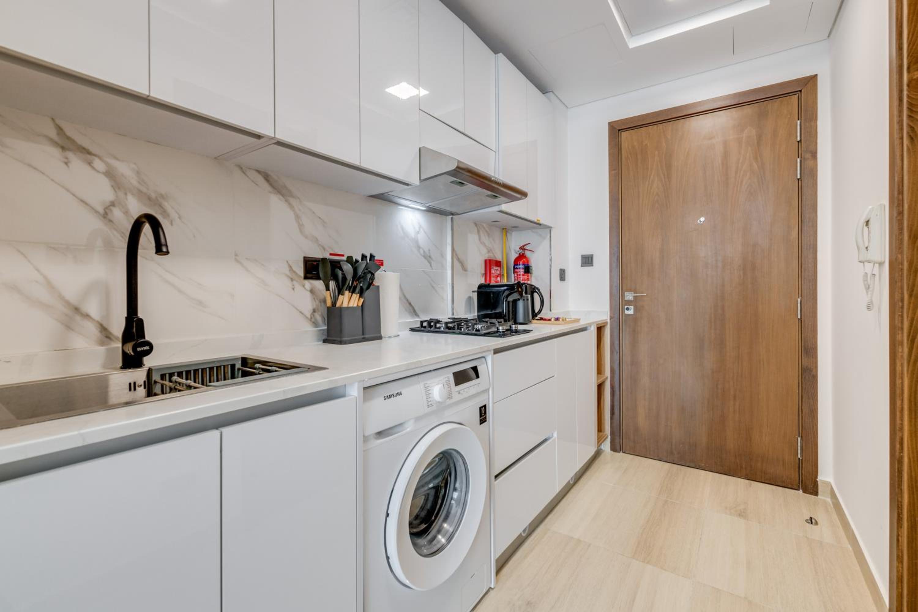 GLOBALSTAY Stylish Apt - Pool, Gym, Free Parking - Elysee 3