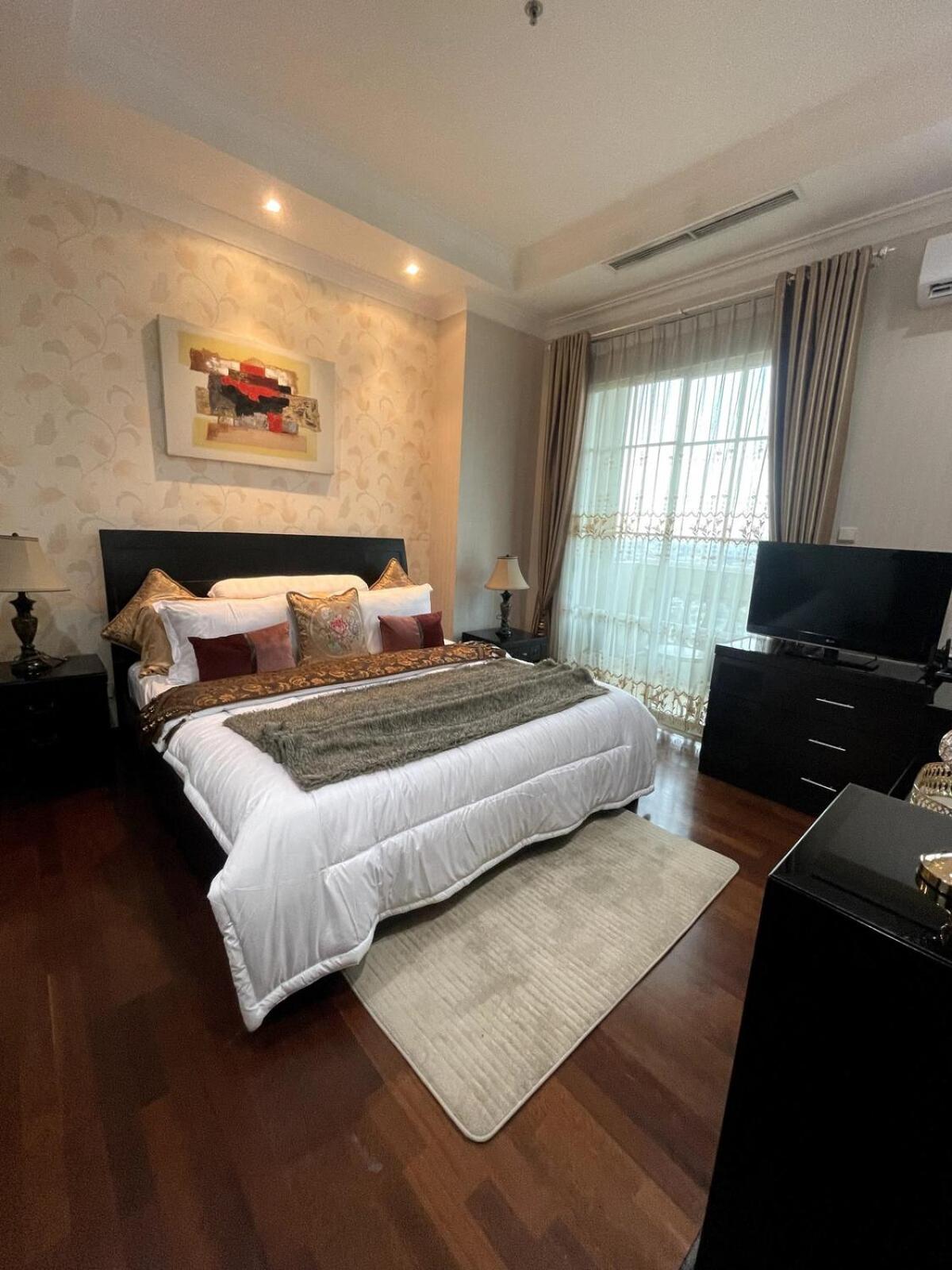 2 Bedroom apartment at Senayan