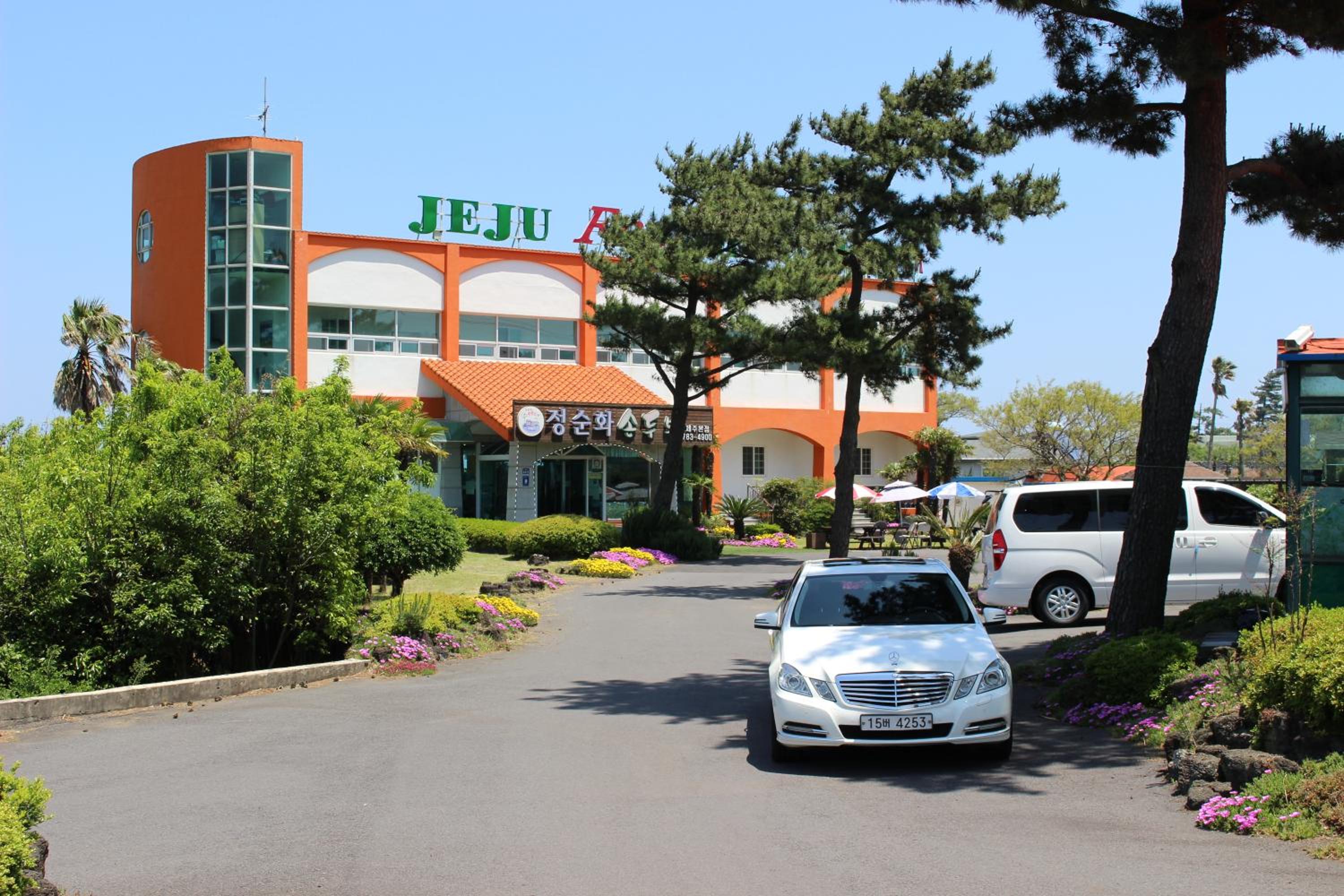 Jeju Feel House