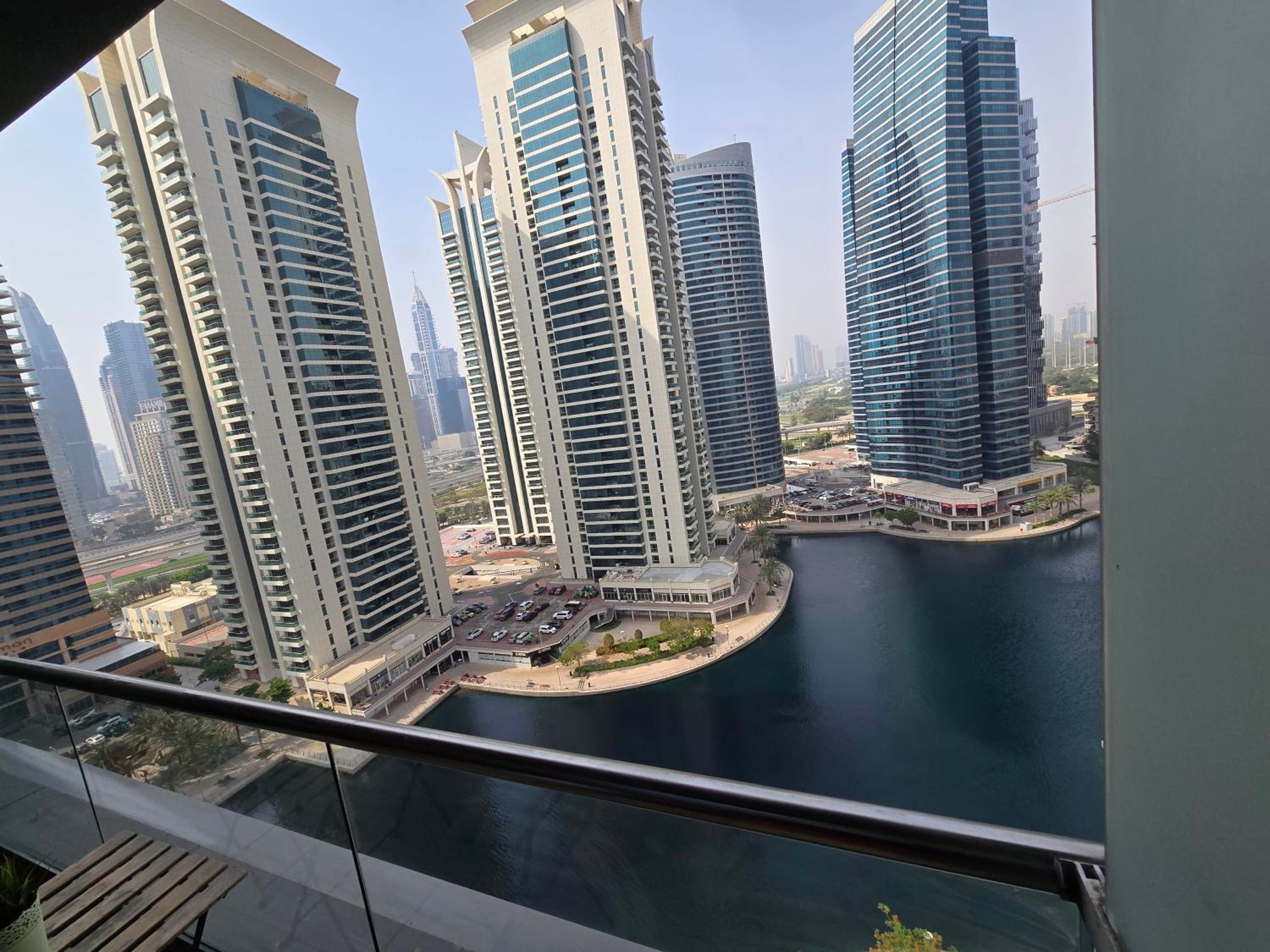 Click Stay - JLT - Entire Studio & Balcony Lakes view Apartment -NA