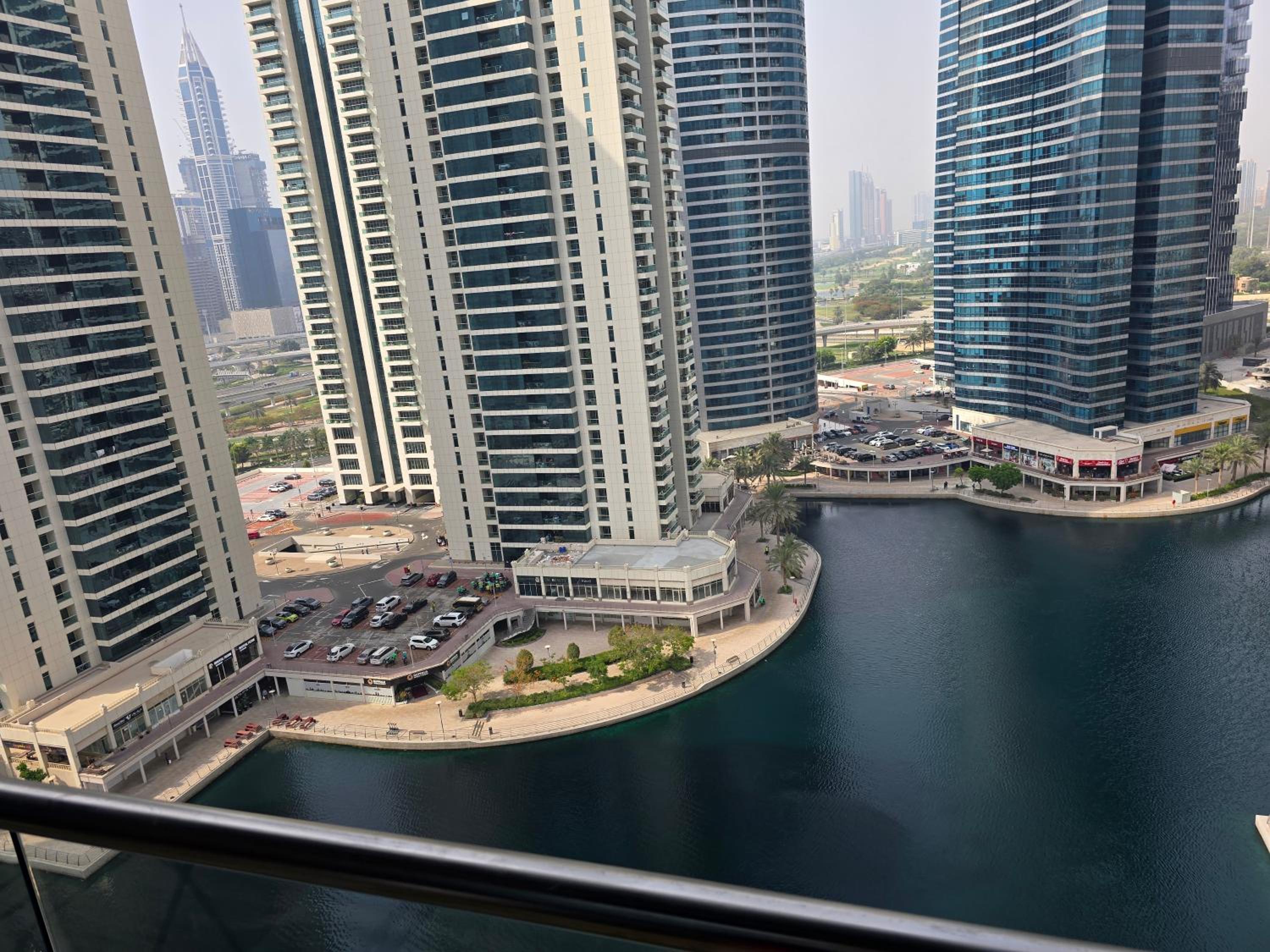Click Stay - JLT - Entire Studio & Balcony Lakes view Apartment -NA