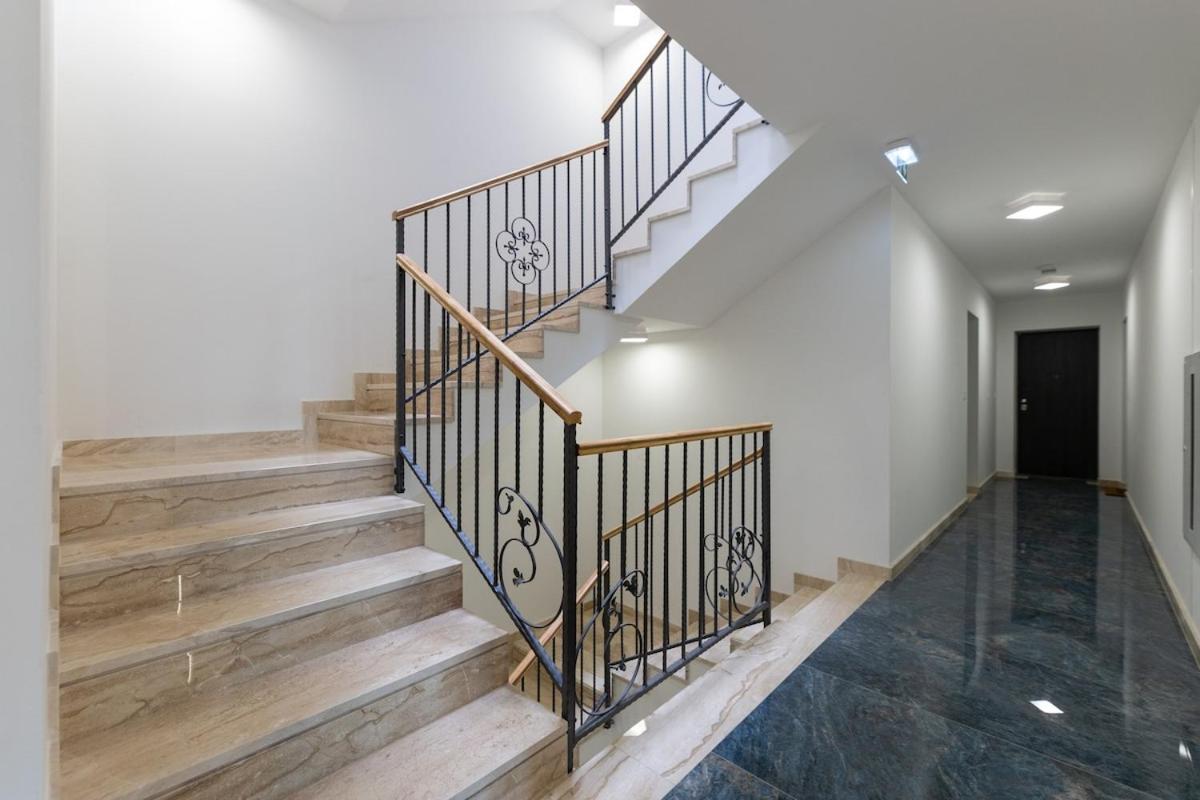 Luxury apartment Žnjan,Split-two bathrooms and free parking