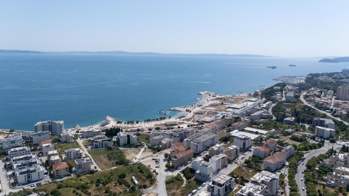 Luxury apartment Žnjan,Split-two bathrooms and free parking