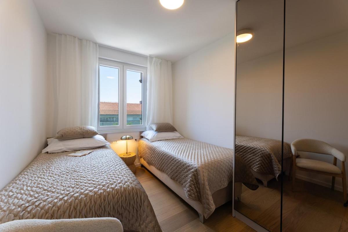 Luxury apartment Žnjan,Split-two bathrooms and free parking