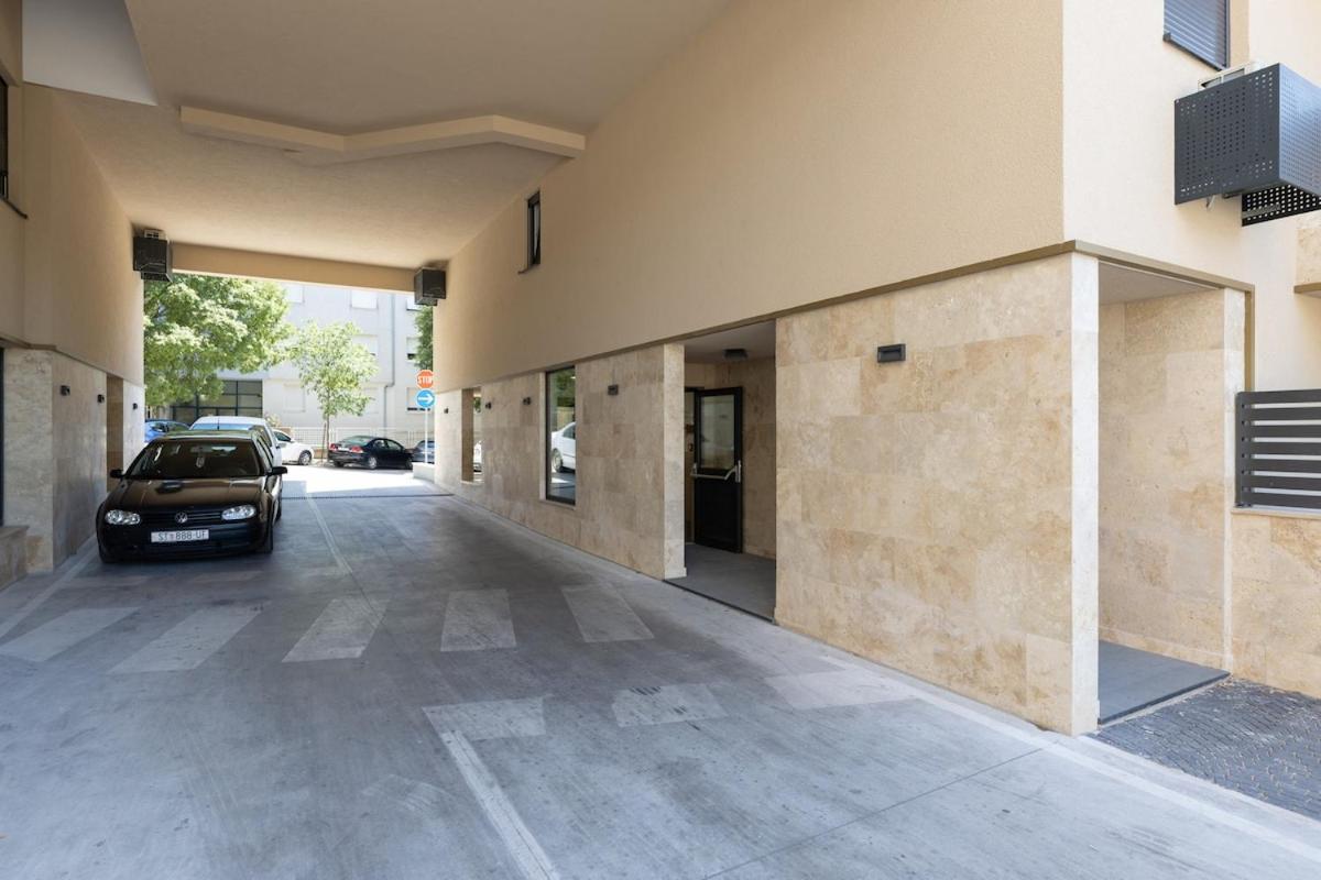 Luxury apartment Žnjan,Split-two bathrooms and free parking