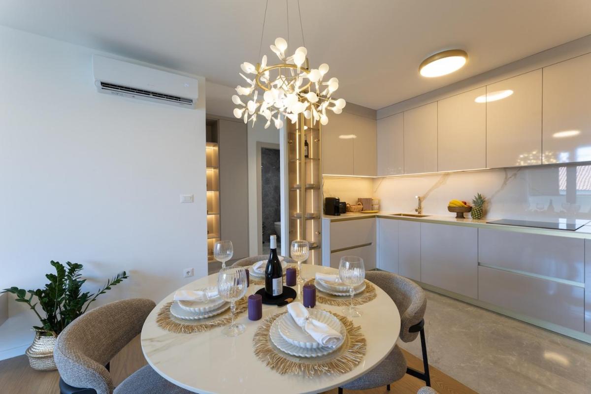 Luxury apartment Žnjan,Split-two bathrooms and free parking