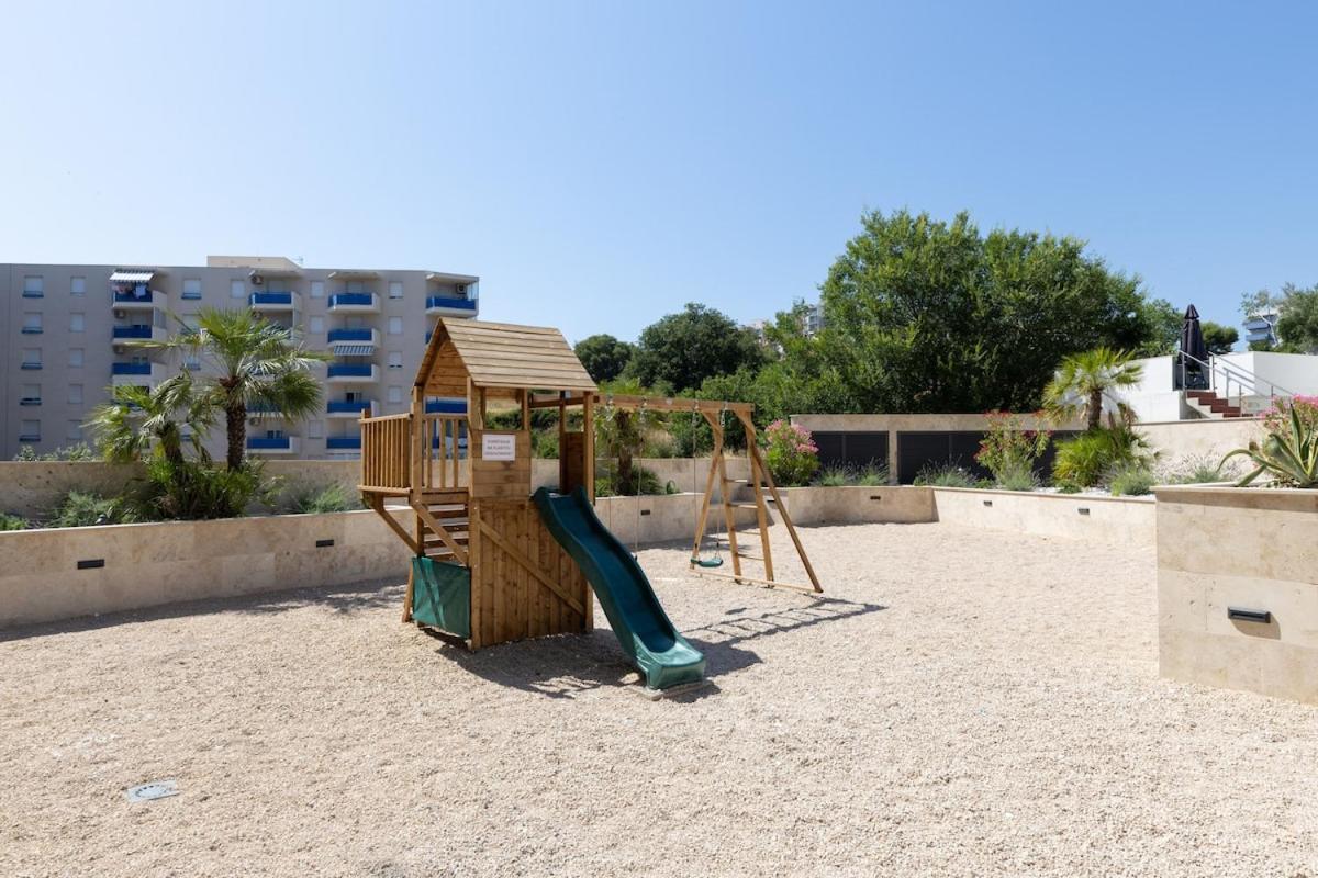 Luxury apartment Žnjan,Split-two bathrooms and free parking