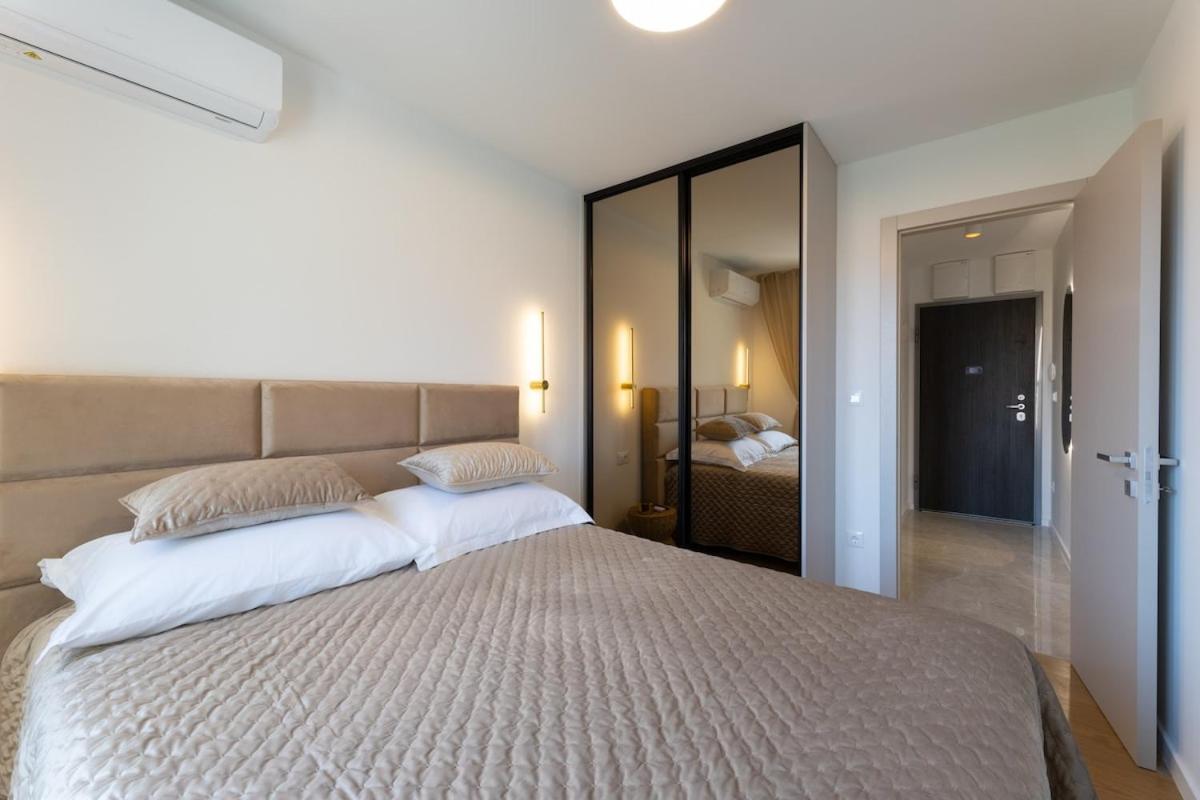 Luxury apartment Žnjan,Split-two bathrooms and free parking