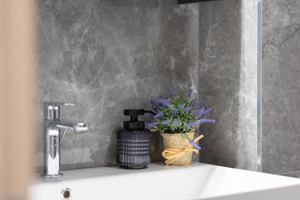Luxury apartment Žnjan,Split-two bathrooms and free parking