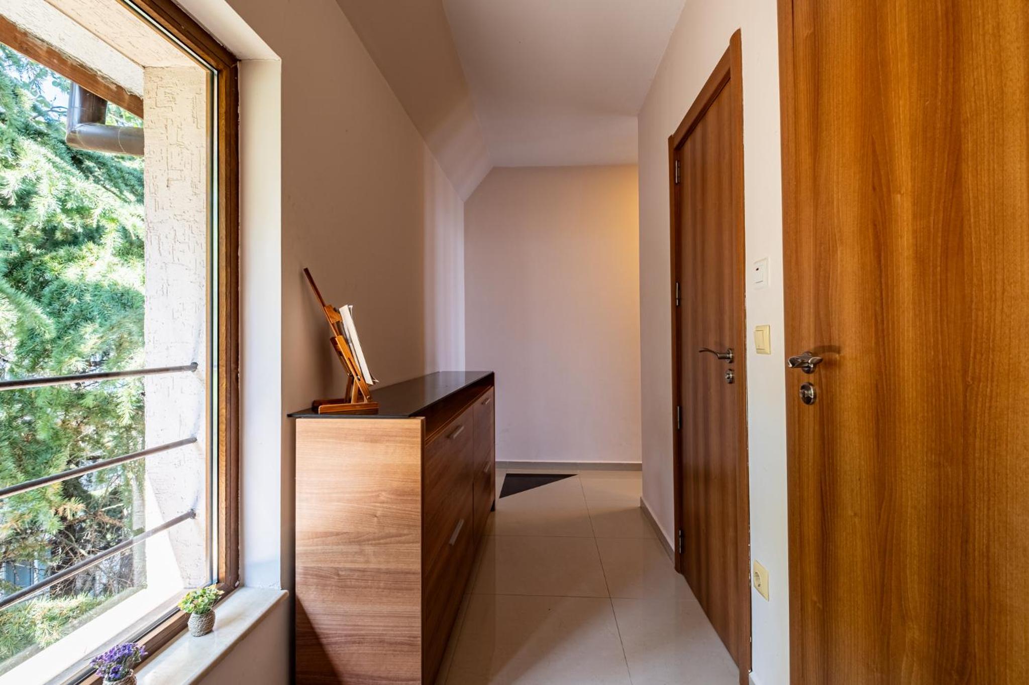 Luxury 2 bedroom apartment with sea view