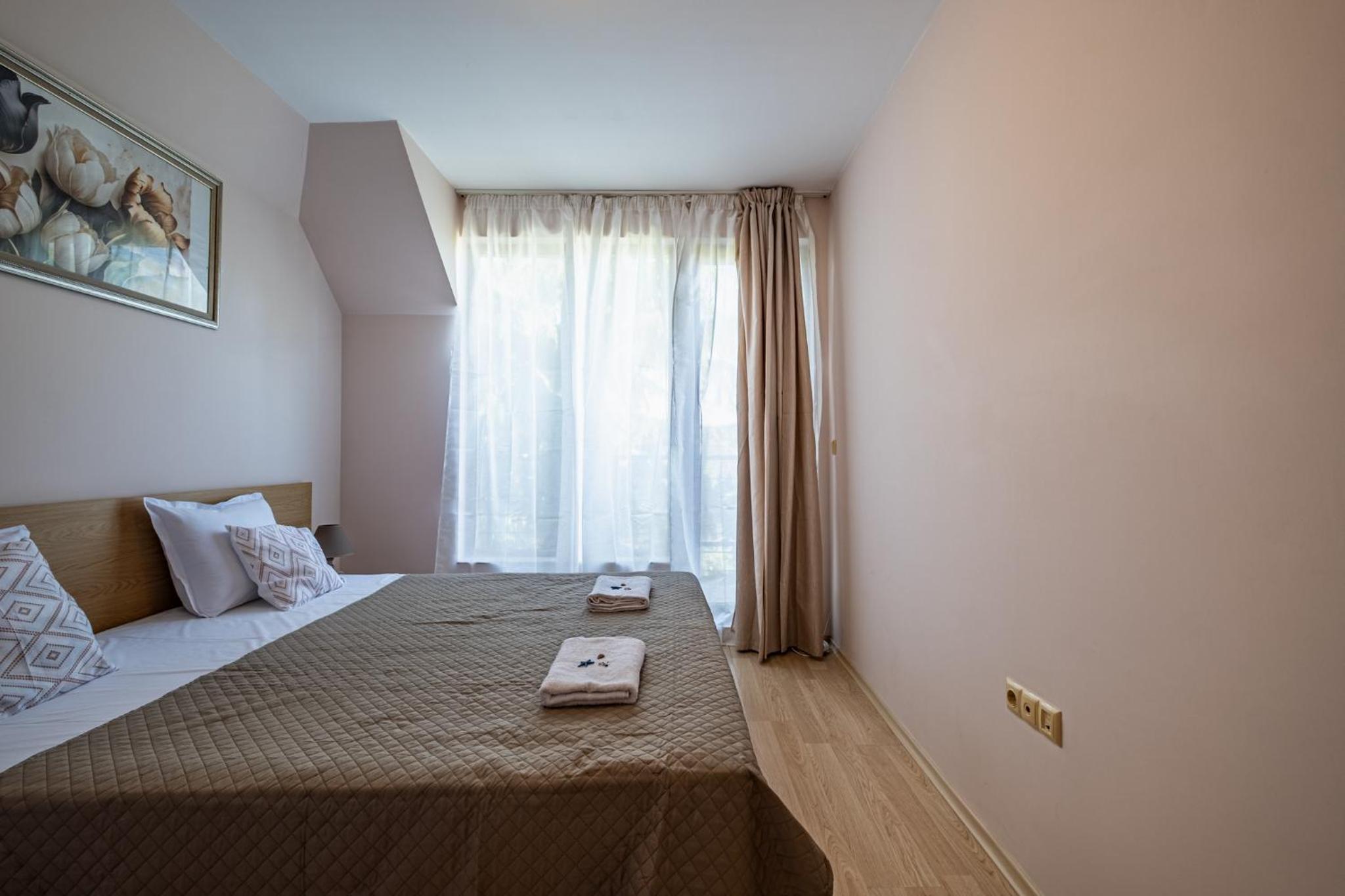 Luxury 2 bedroom apartment with sea view