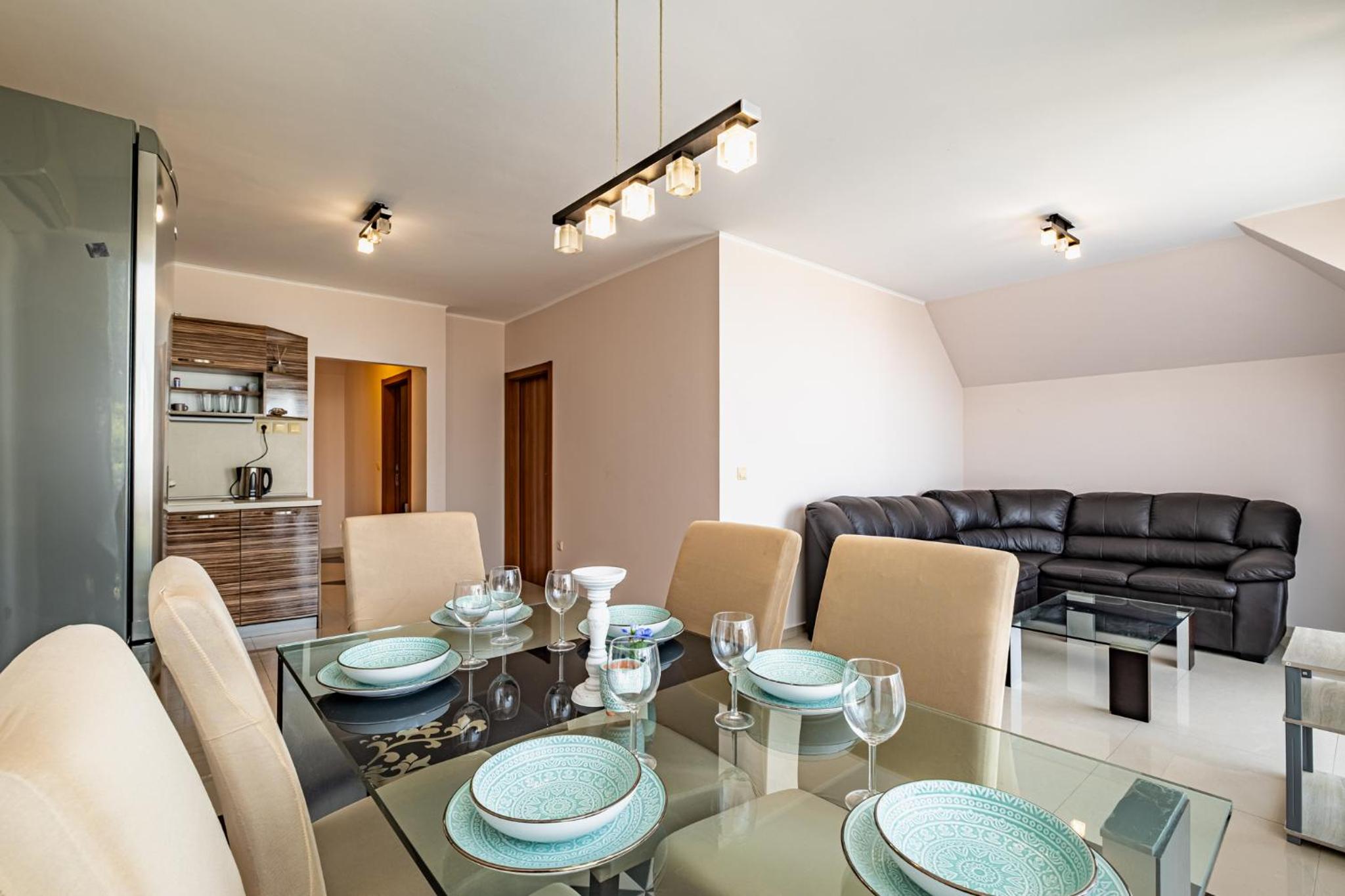 Luxury 2 bedroom apartment with sea view