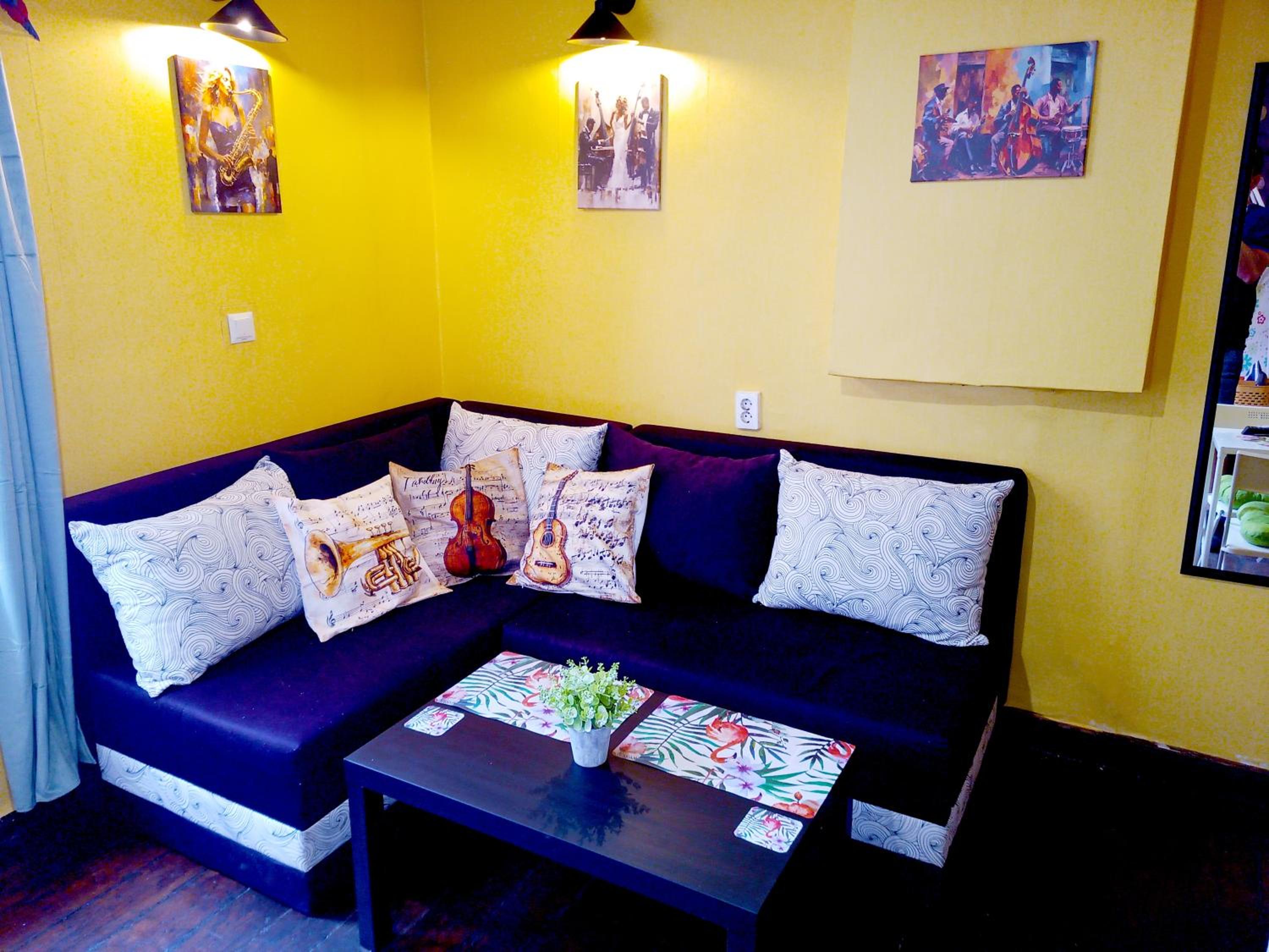 Jazzy Art Home - Top Center - plus Free Vouchers