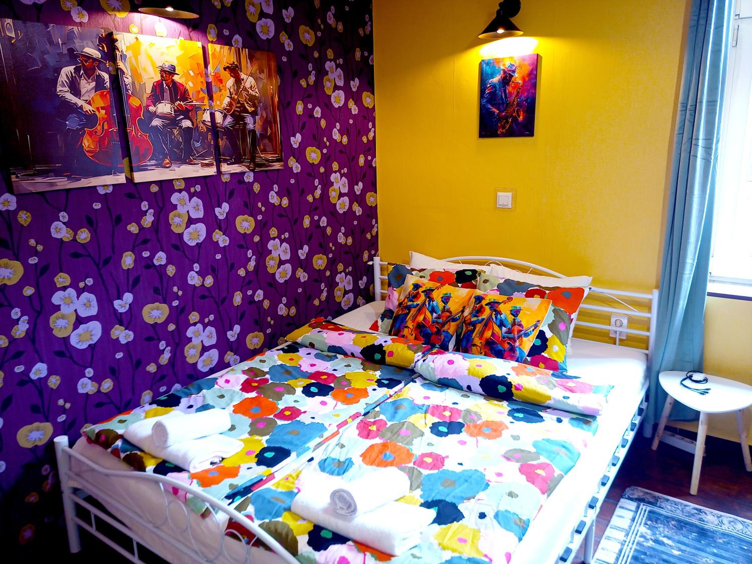 Jazzy Art Home - Top Center - plus Free Vouchers