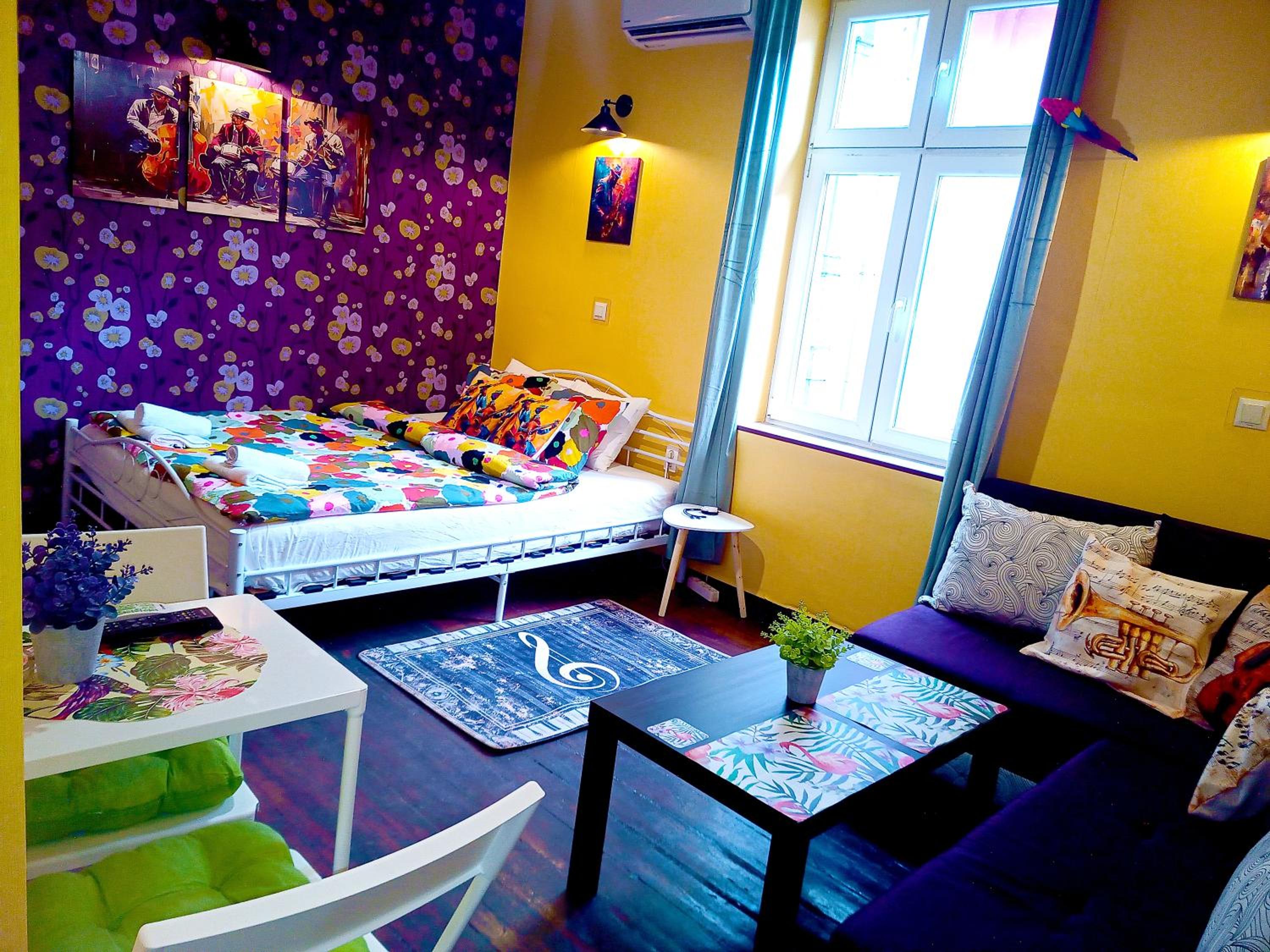 Jazzy Art Home - Top Center - plus Free Vouchers