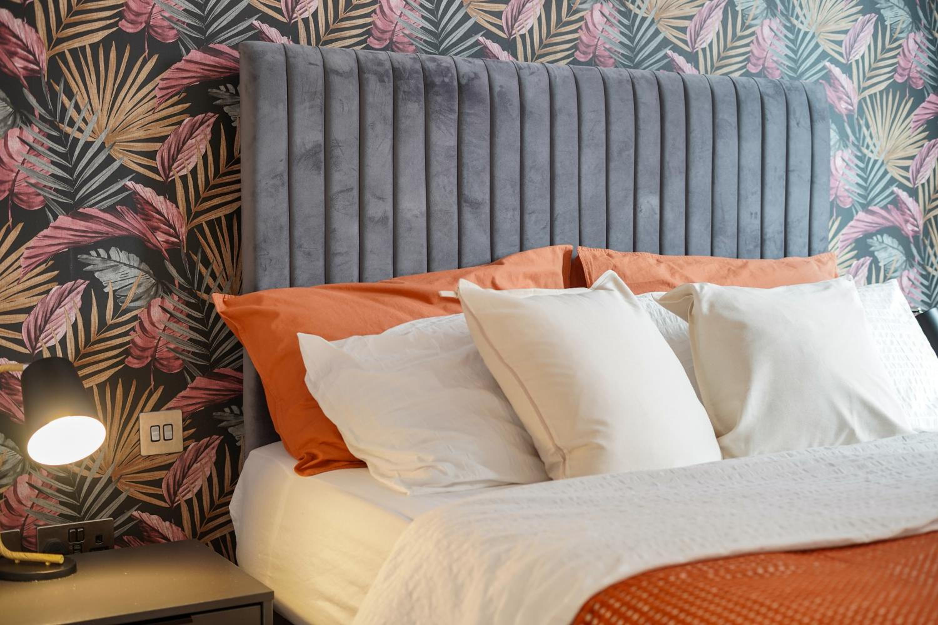 Stylish Luxe 2BR Flat#5Min Walk Paddington station, 20Min Heathrow Express