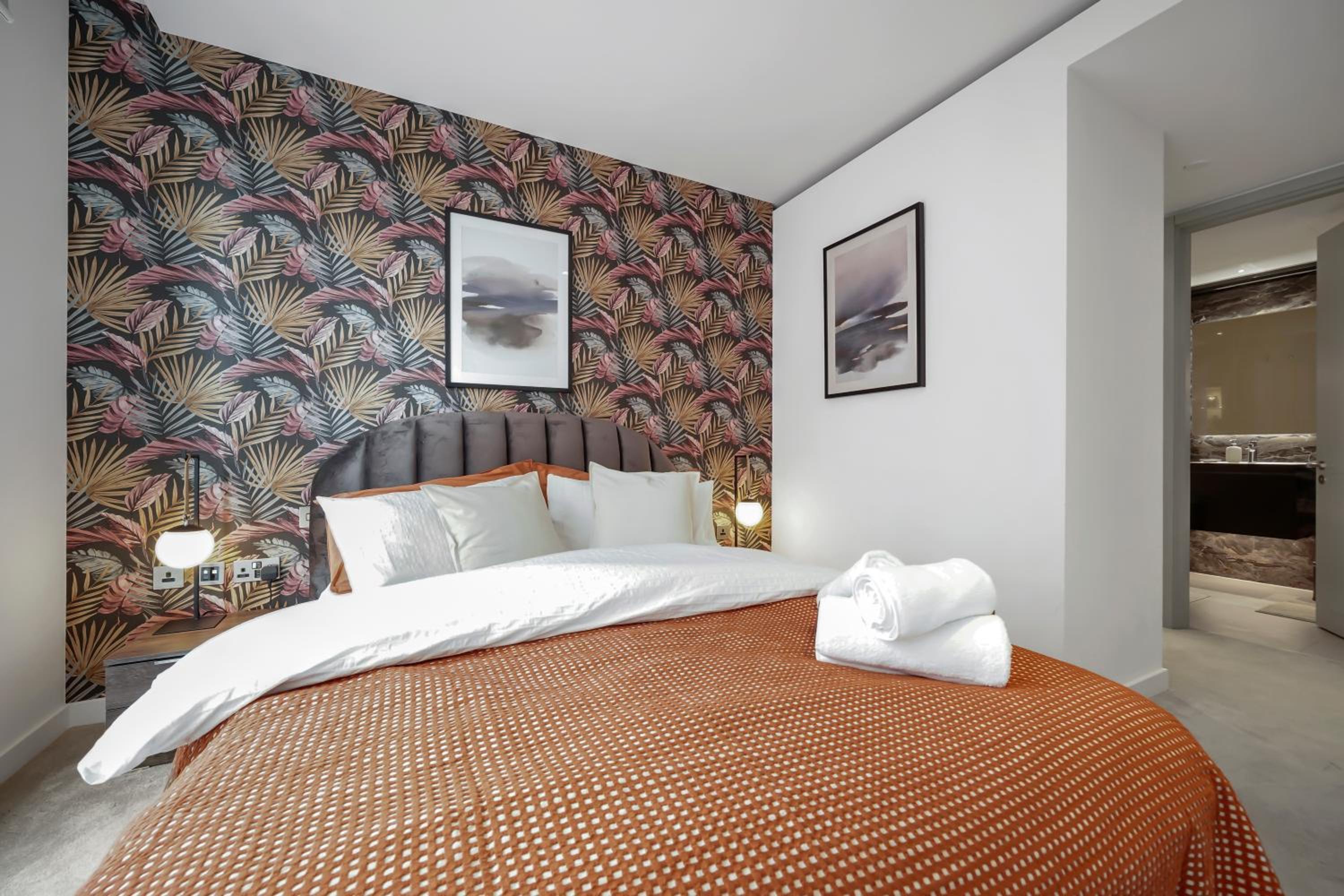 Stylish Luxe 2BR Flat#5Min Walk Paddington station, 20Min Heathrow Express