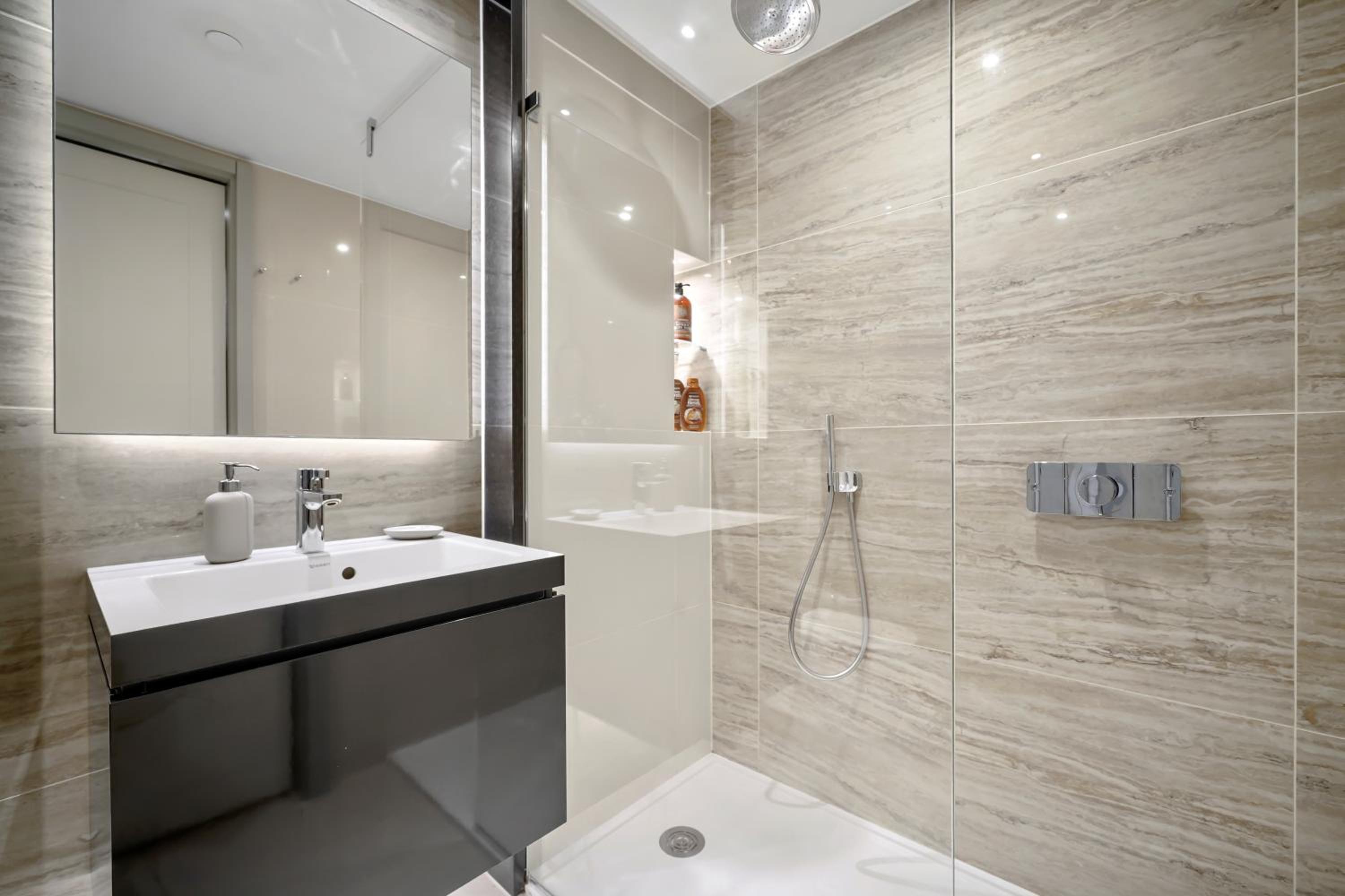 Stylish Luxe 2BR Flat#5Min Walk Paddington station, 20Min Heathrow Express