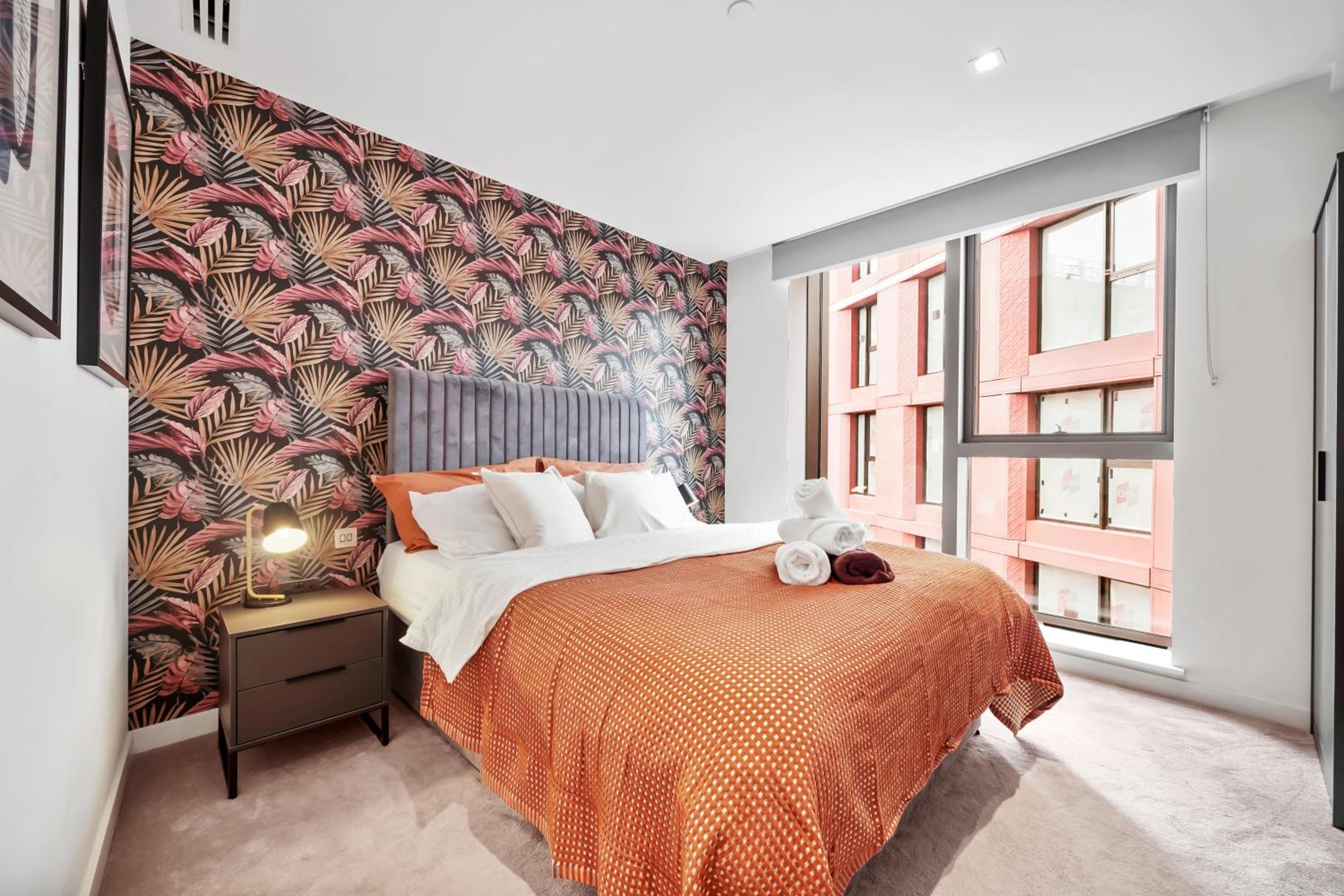 Stylish Luxe 2BR Flat#5Min Walk Paddington station, 20Min Heathrow Express