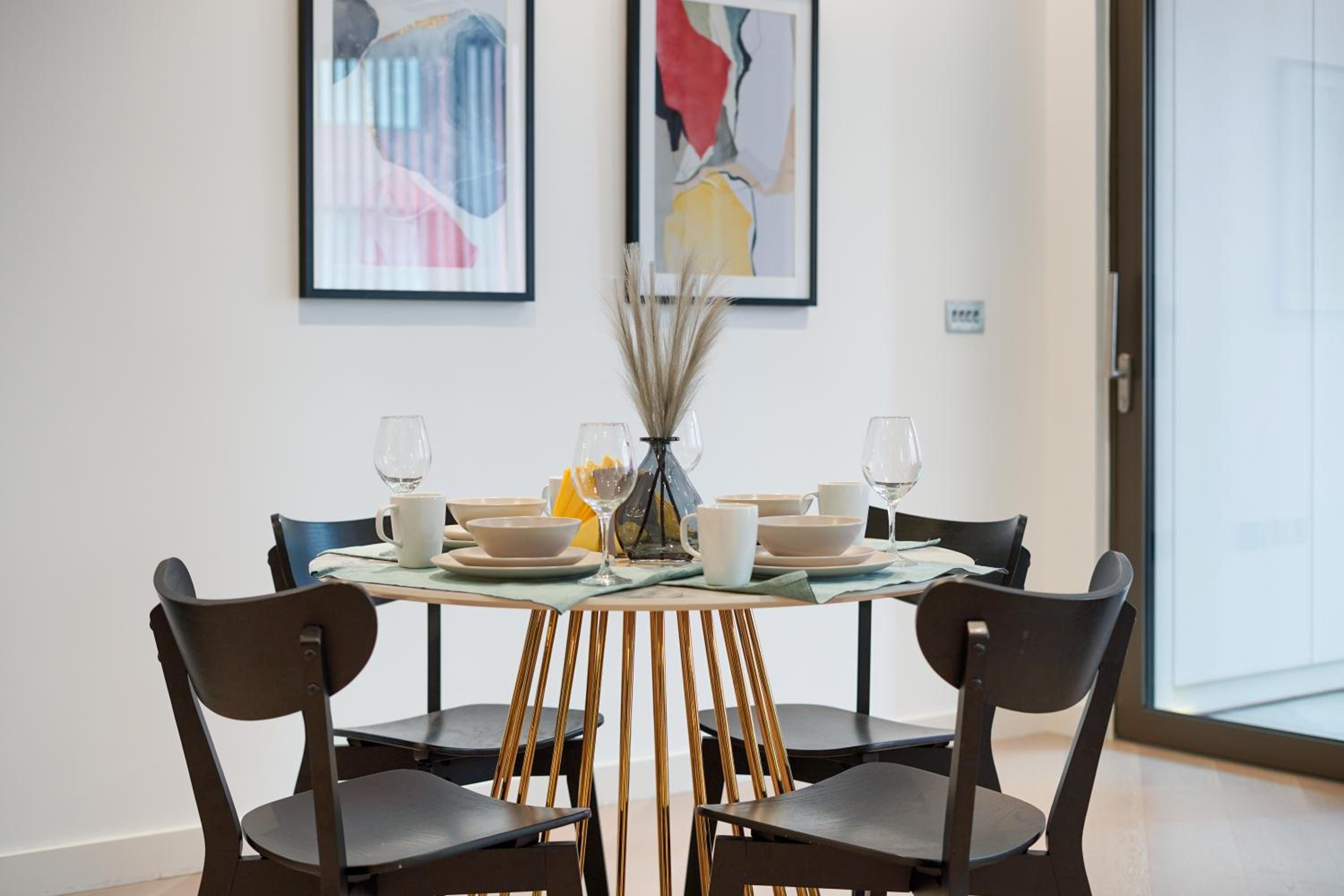 Stylish Luxe 2BR Flat#5Min Walk Paddington station, 20Min Heathrow Express