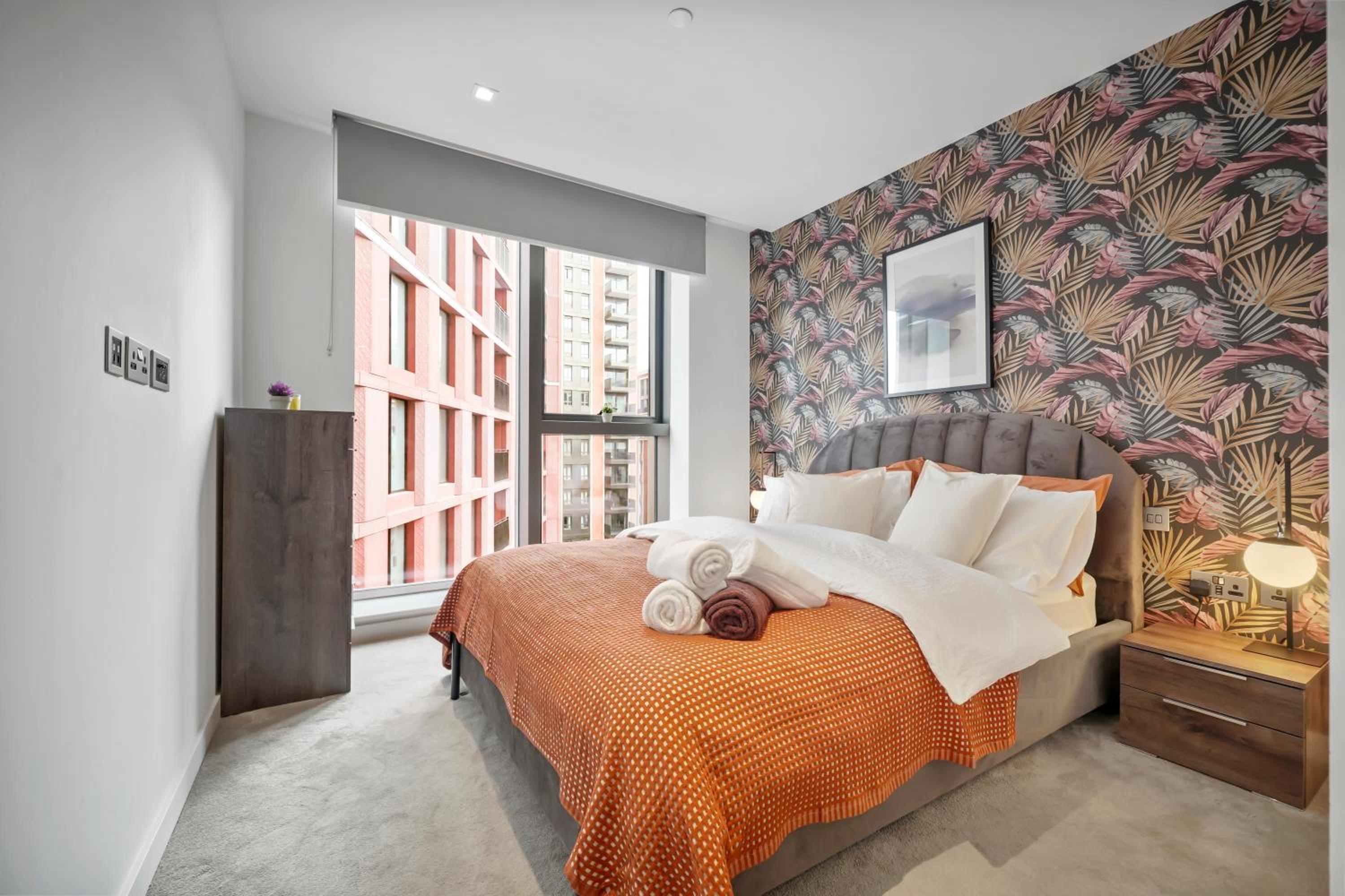 Stylish Luxe 2BR Flat#5Min Walk Paddington station, 20Min Heathrow Express