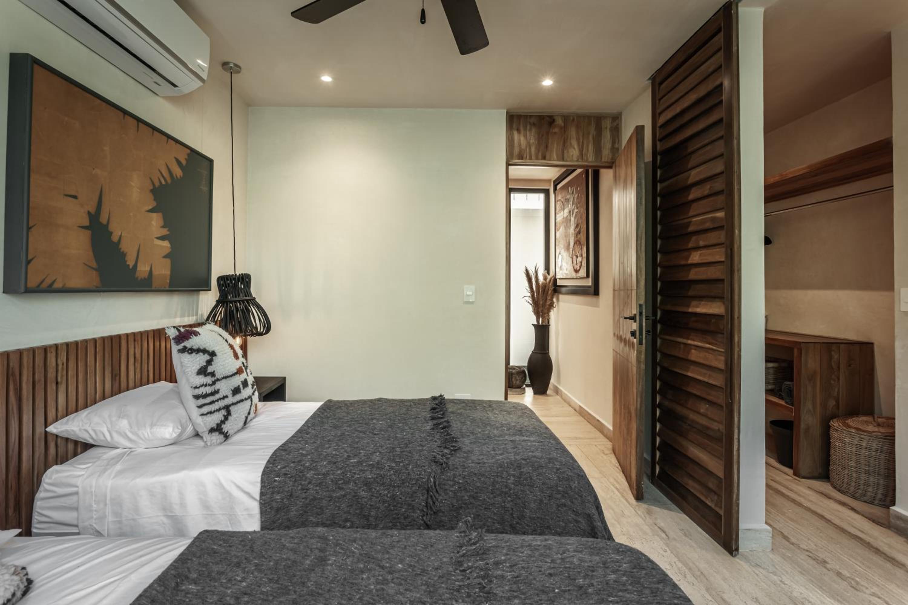Ka'ana Condo