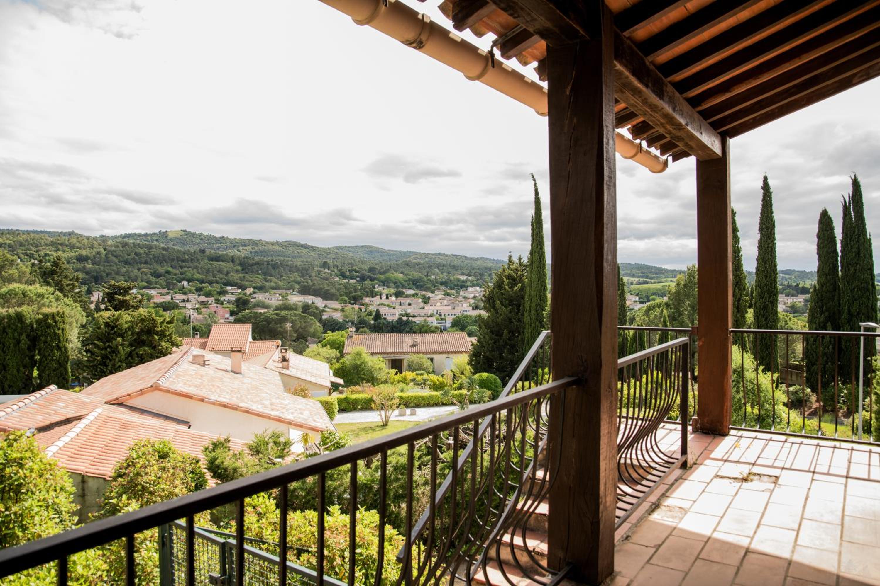Les hauts de Palaja, villa with pool and parking