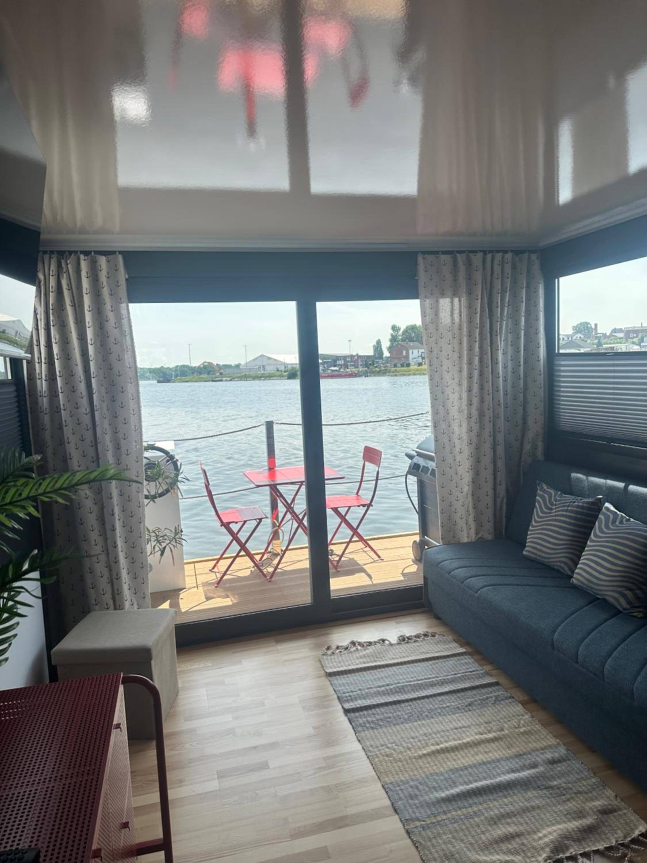 Hausboot Wasservilla