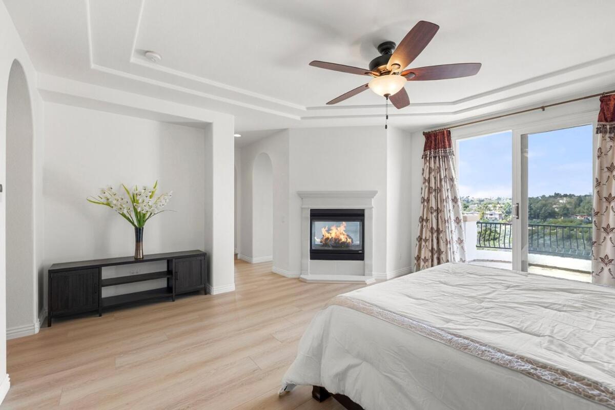 Spacious Luxury home in Gated Community with Resort Pool & Scenic Views