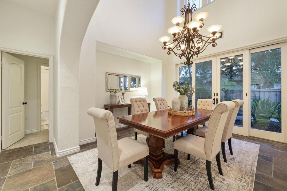 Spacious Luxury home in Gated Community with Resort Pool & Scenic Views