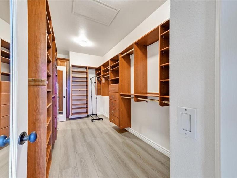 Spacious Luxury home in Gated Community with Resort Pool & Scenic Views