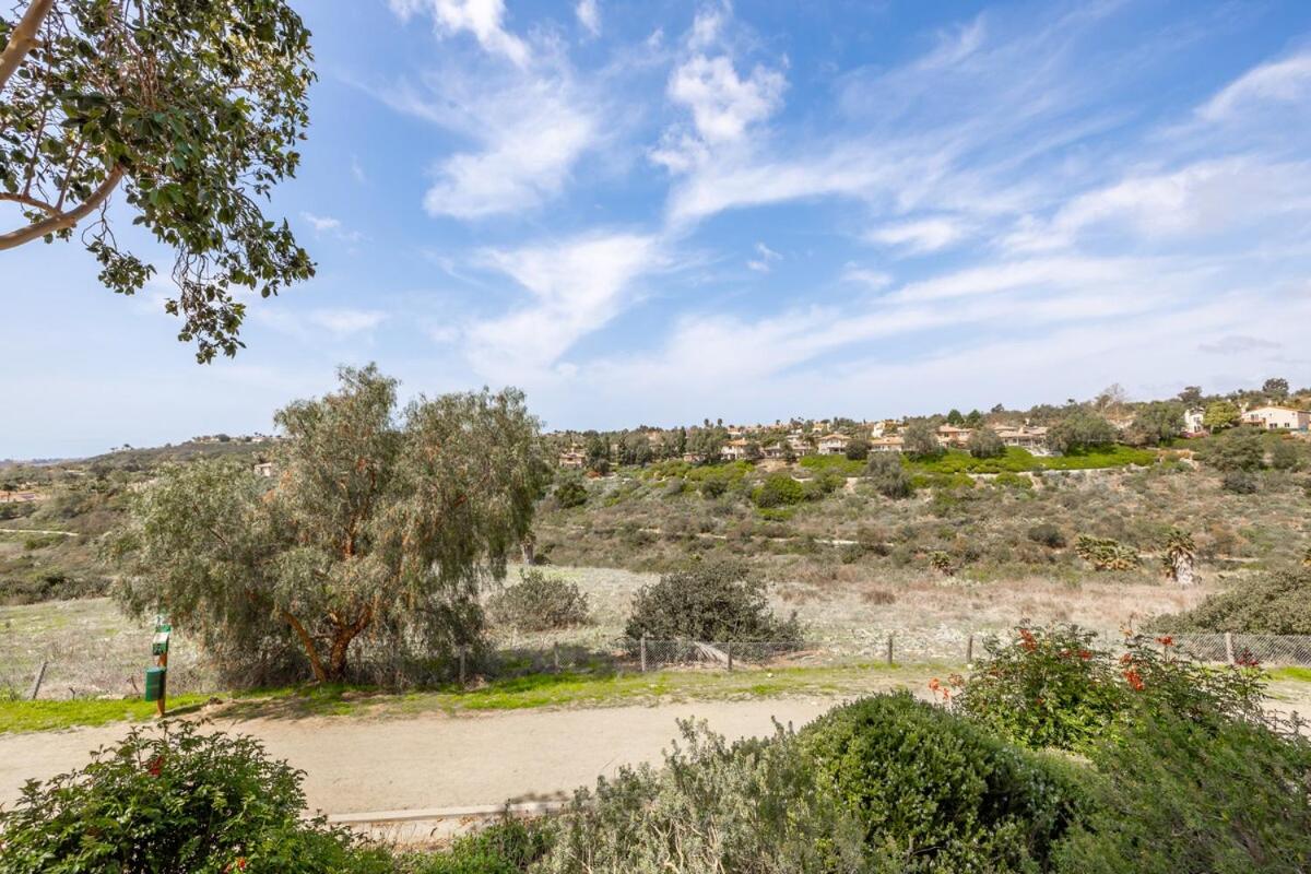 Spacious Luxury home in Gated Community with Resort Pool & Scenic Views