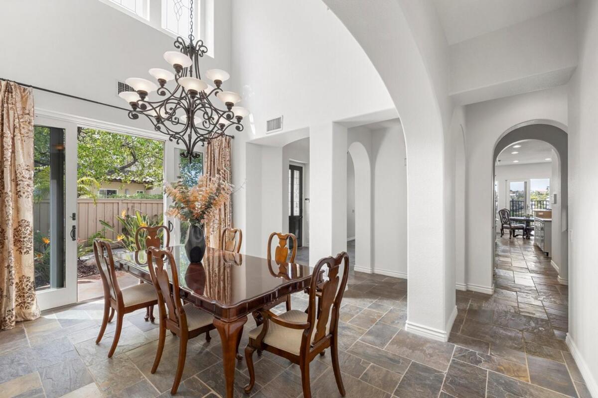 Spacious Luxury home in Gated Community with Resort Pool & Scenic Views