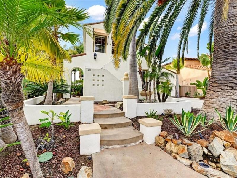 Spacious Luxury home in Gated Community with Resort Pool & Scenic Views