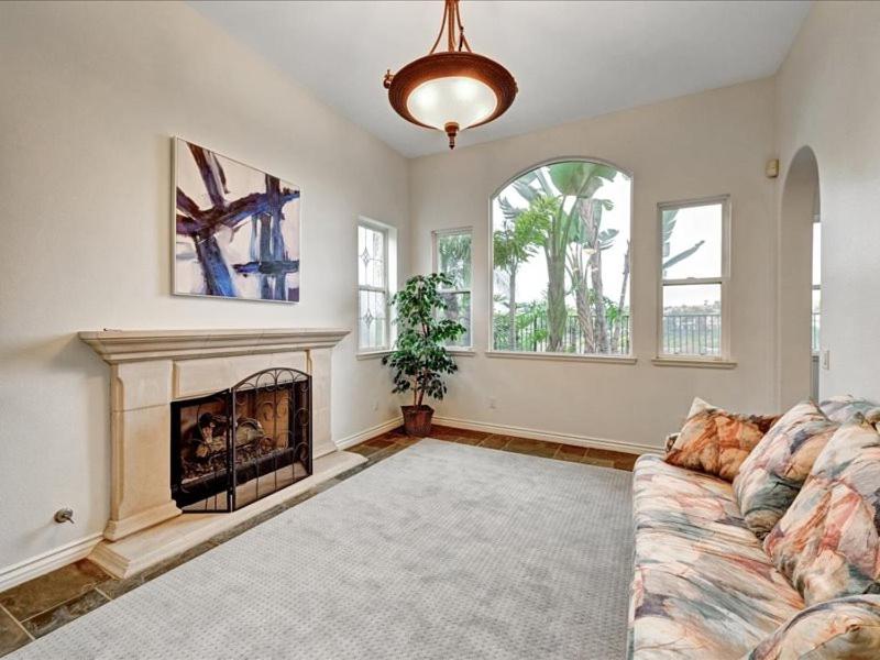 Spacious Luxury home in Gated Community with Resort Pool & Scenic Views