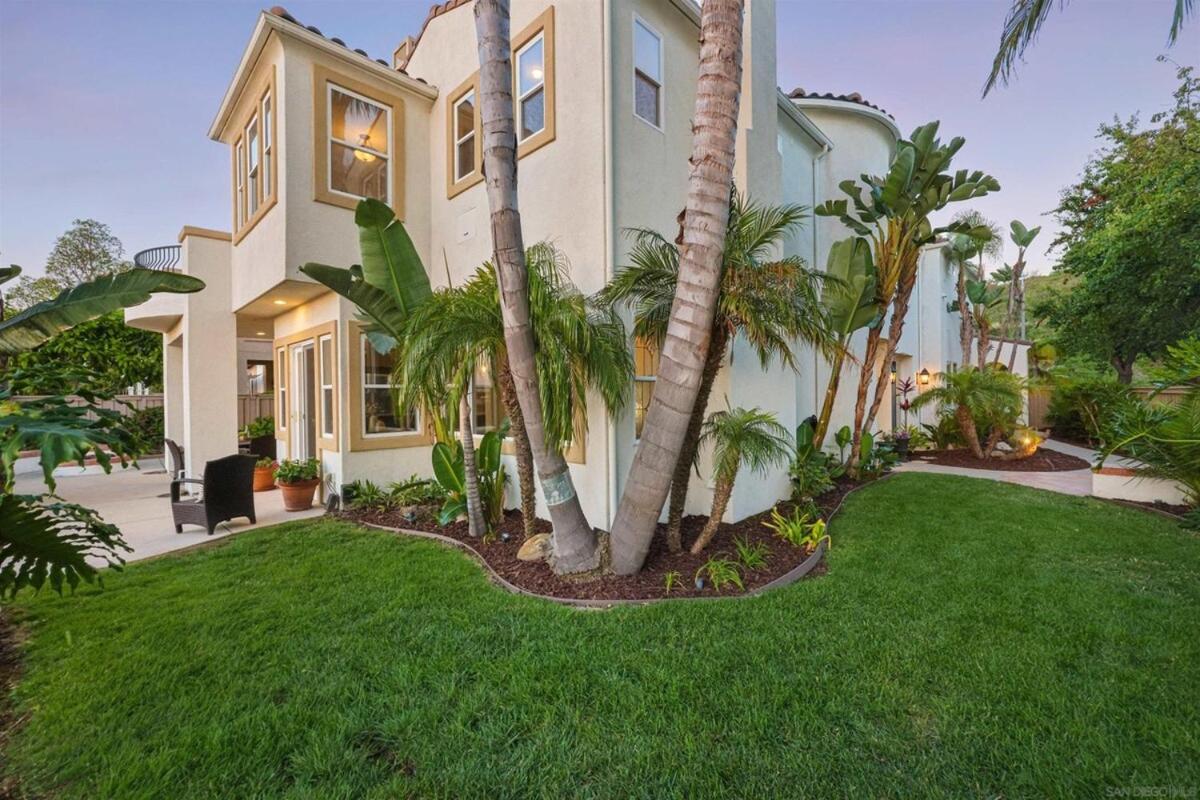 Spacious Luxury home in Gated Community with Resort Pool & Scenic Views