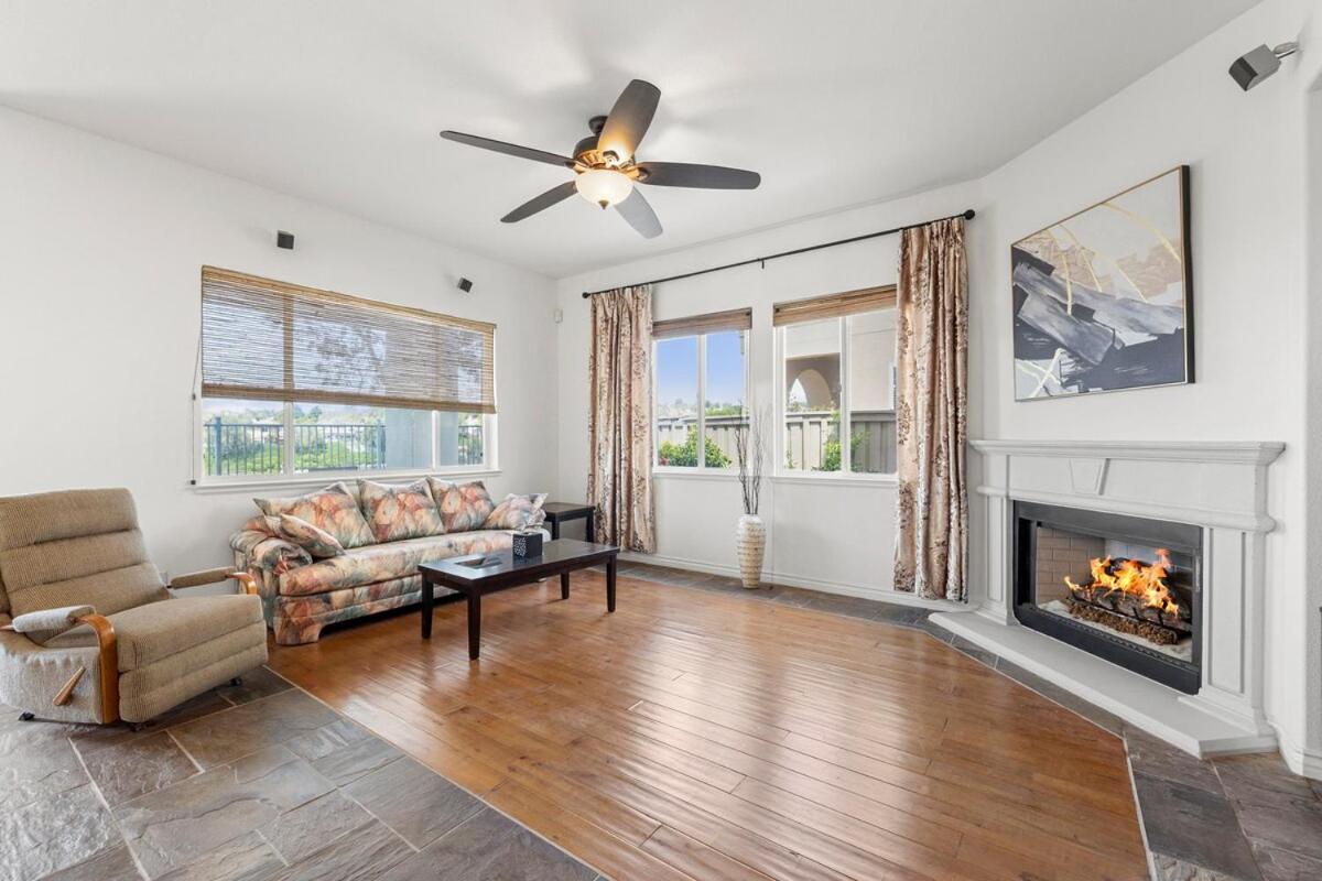 Spacious Luxury home in Gated Community with Resort Pool & Scenic Views