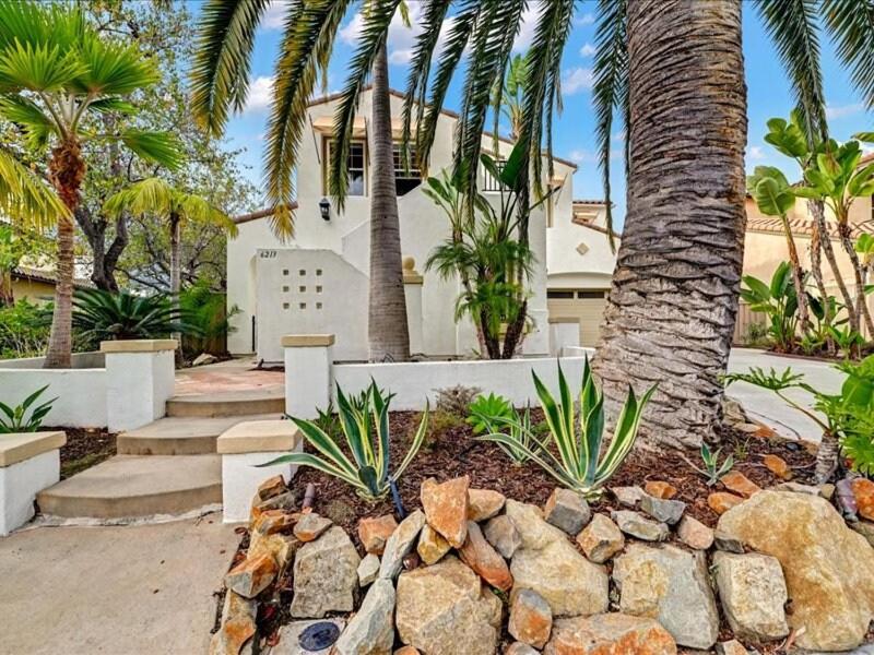 Spacious Luxury home in Gated Community with Resort Pool & Scenic Views