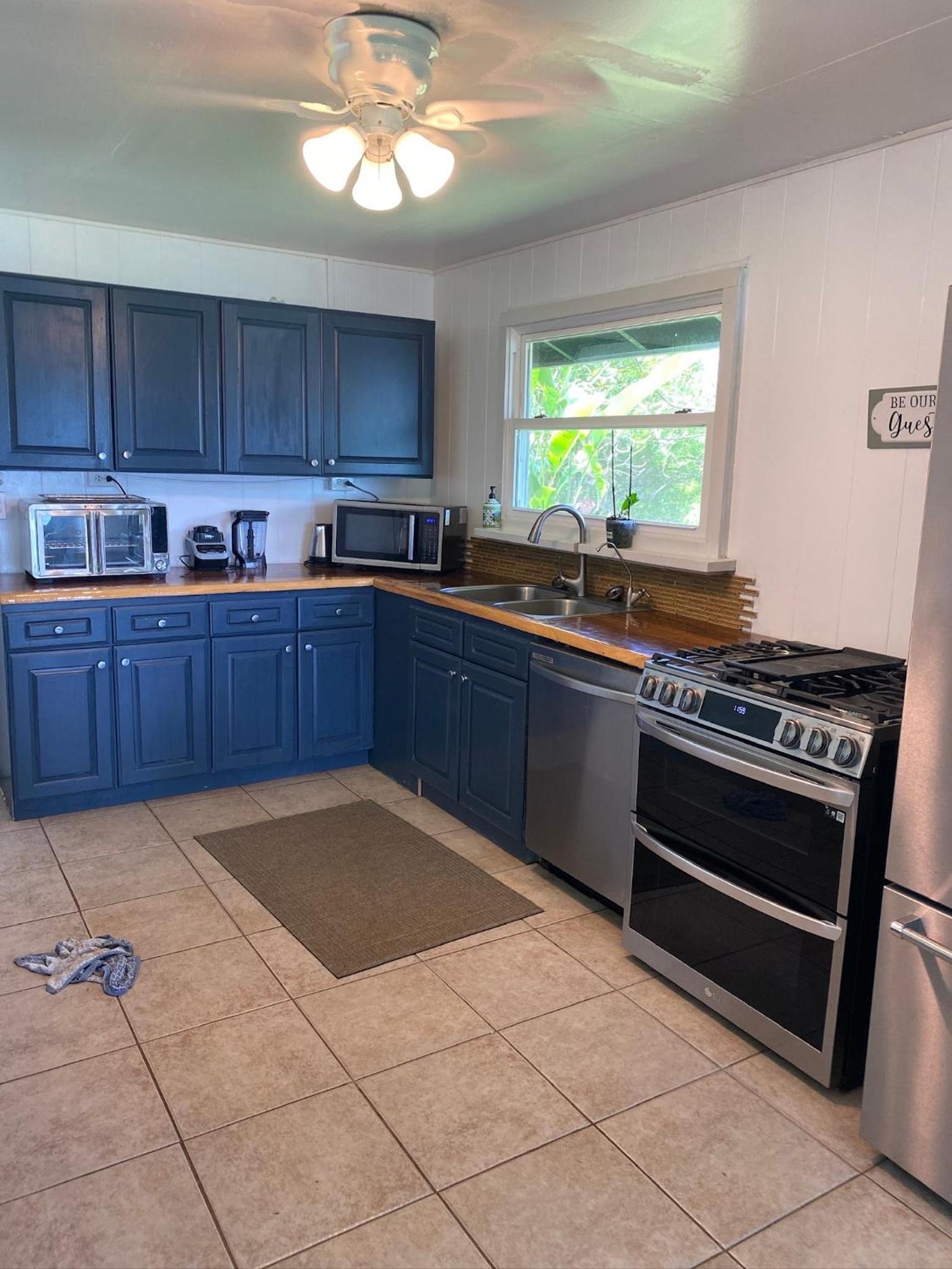 This is it! Dreamy Beach, Stunning Views, Awesome Location 10 guest limit