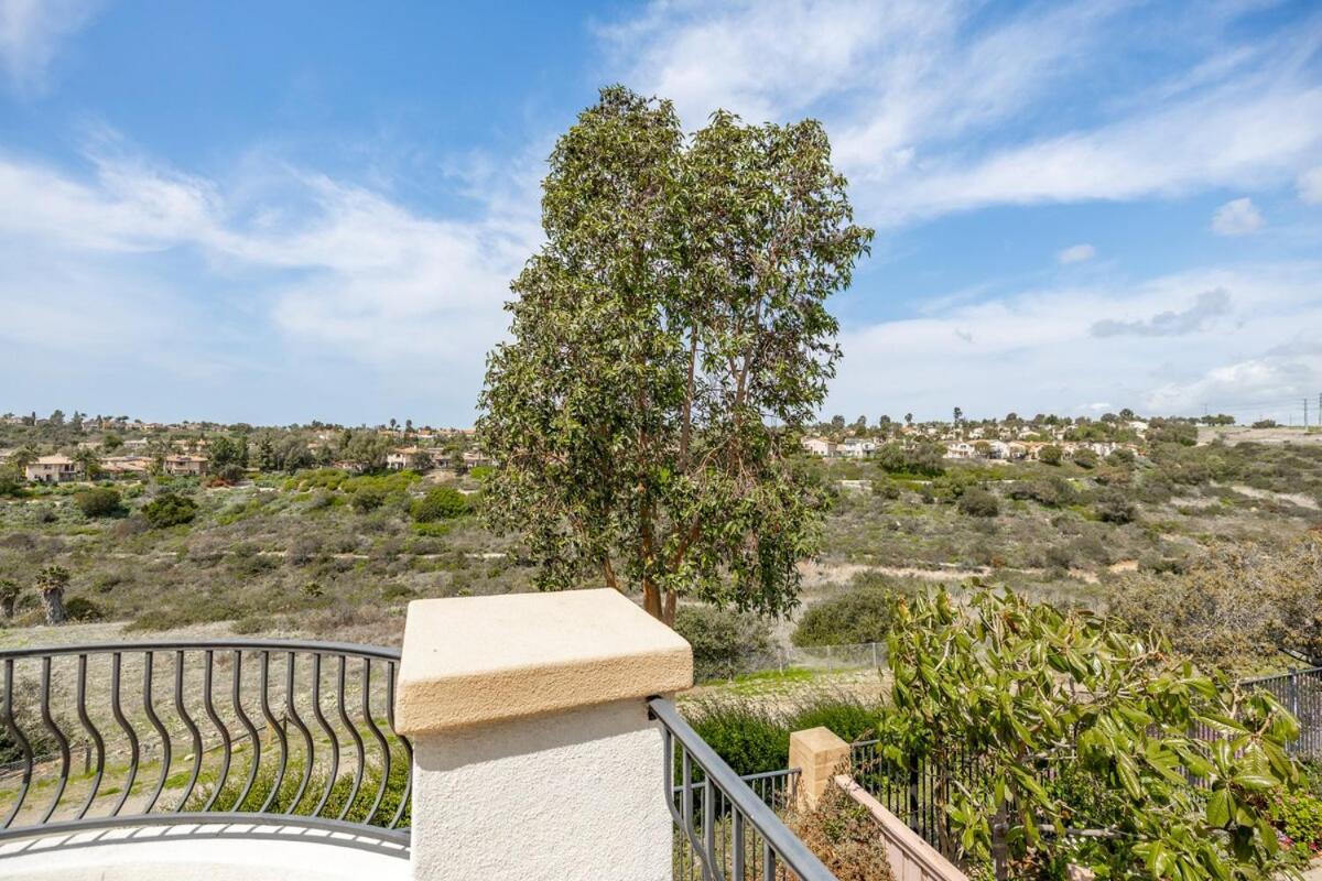 Spacious Luxury home in Gated Community with Resort Pool & Scenic Views
