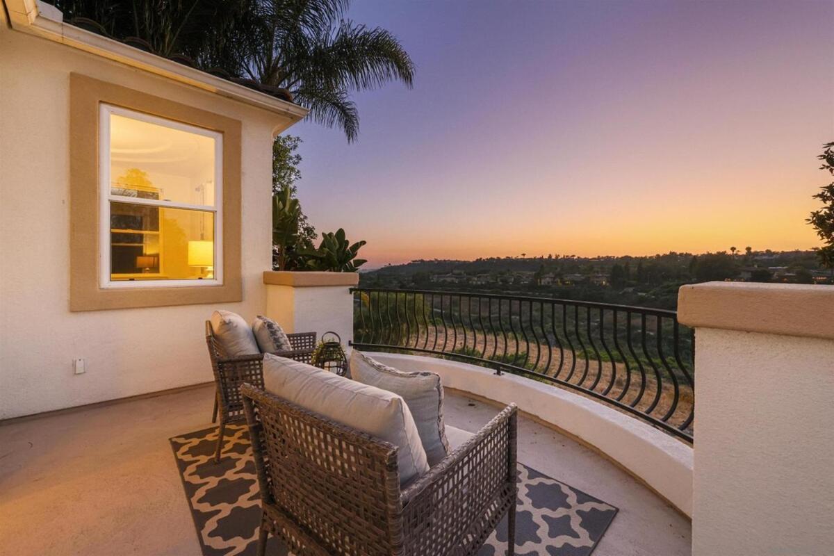 Spacious Luxury home in Gated Community with Resort Pool & Scenic Views