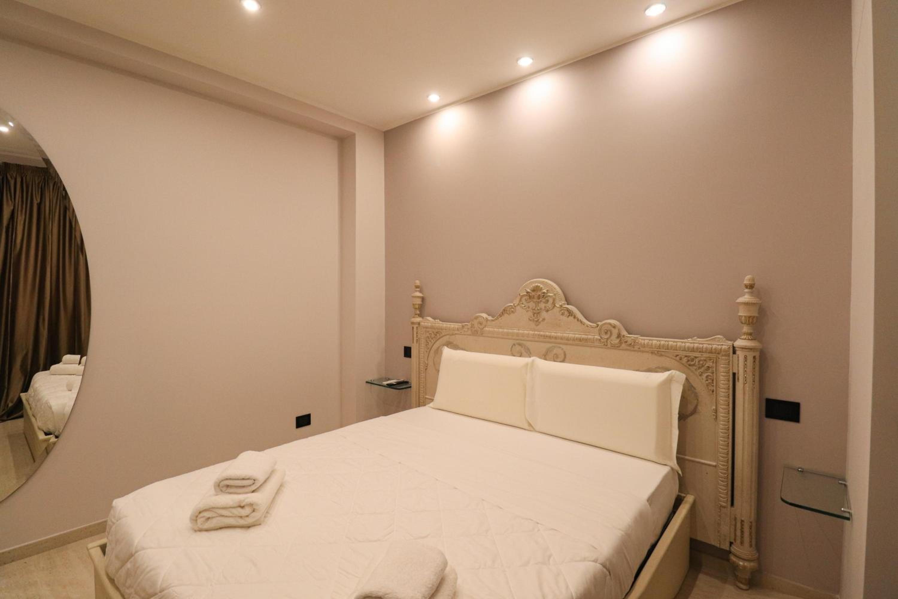 Modern Deluxe Oasis - 10 min to Rome Center, 2 Suites, AC & Wi-Fi