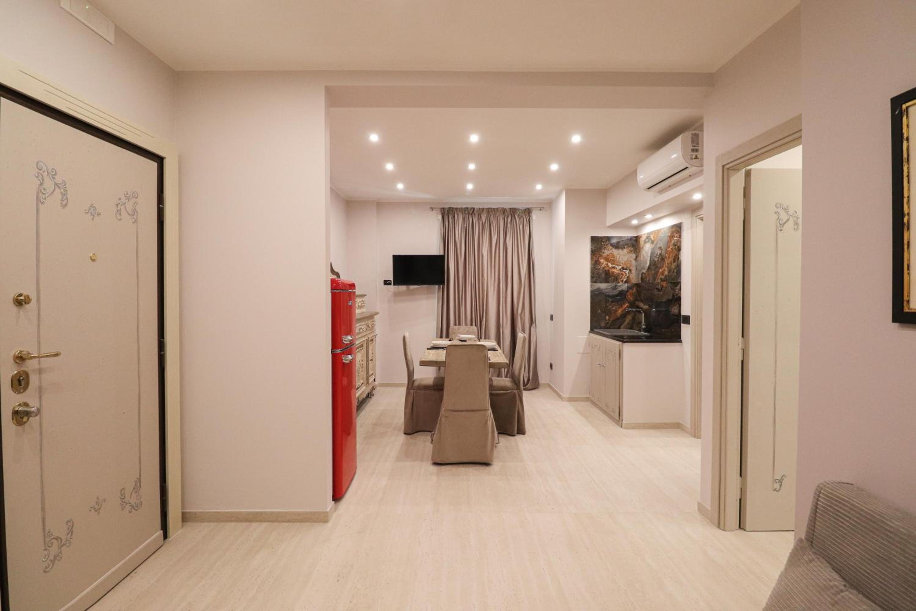 Modern Deluxe Oasis - 10 min to Rome Center, 2 Suites, AC & Wi-Fi