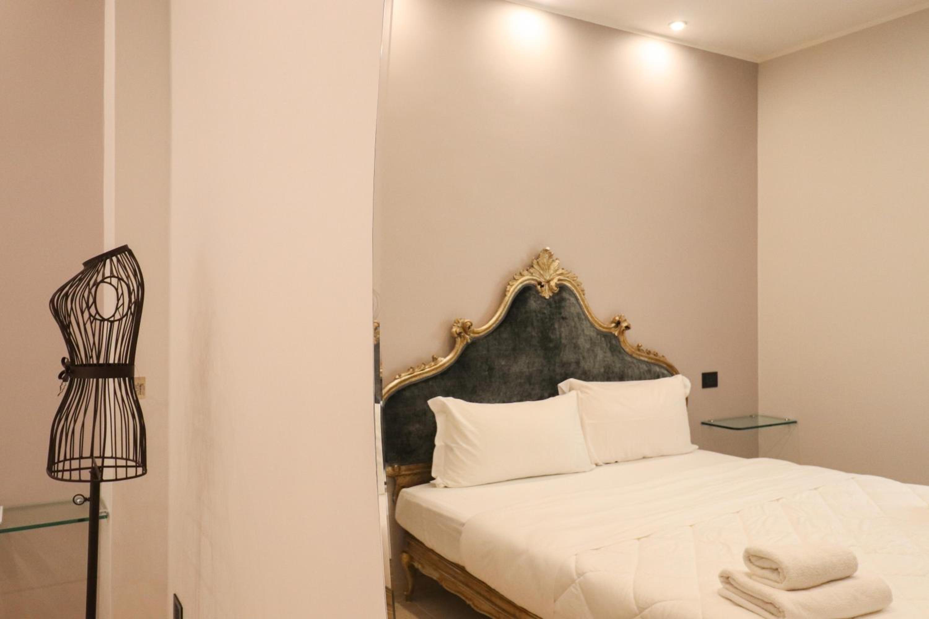 Modern Deluxe Oasis - 10 min to Rome Center, 2 Suites, AC & Wi-Fi