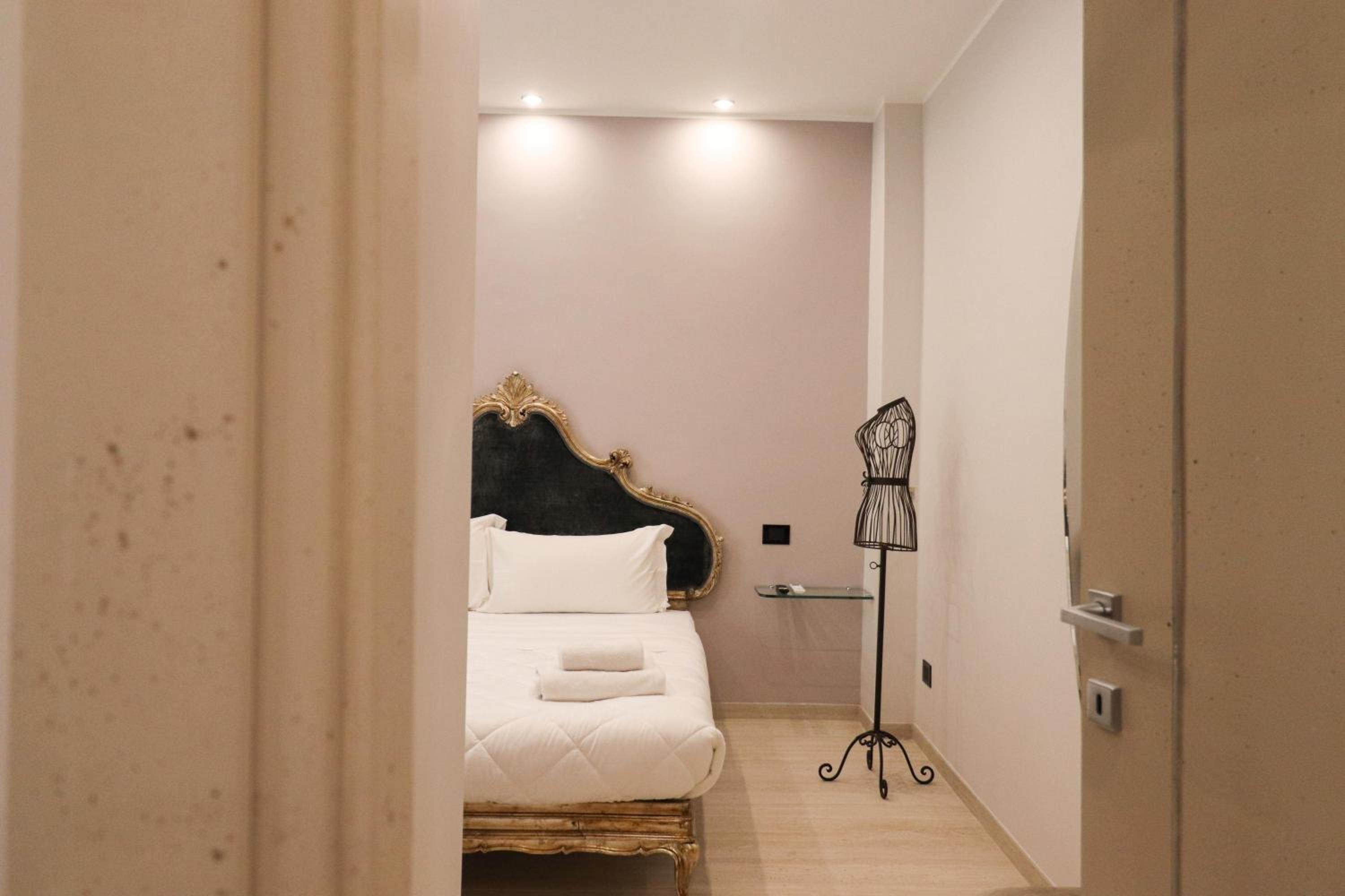 Modern Deluxe Oasis - 10 min to Rome Center, 2 Suites, AC & Wi-Fi